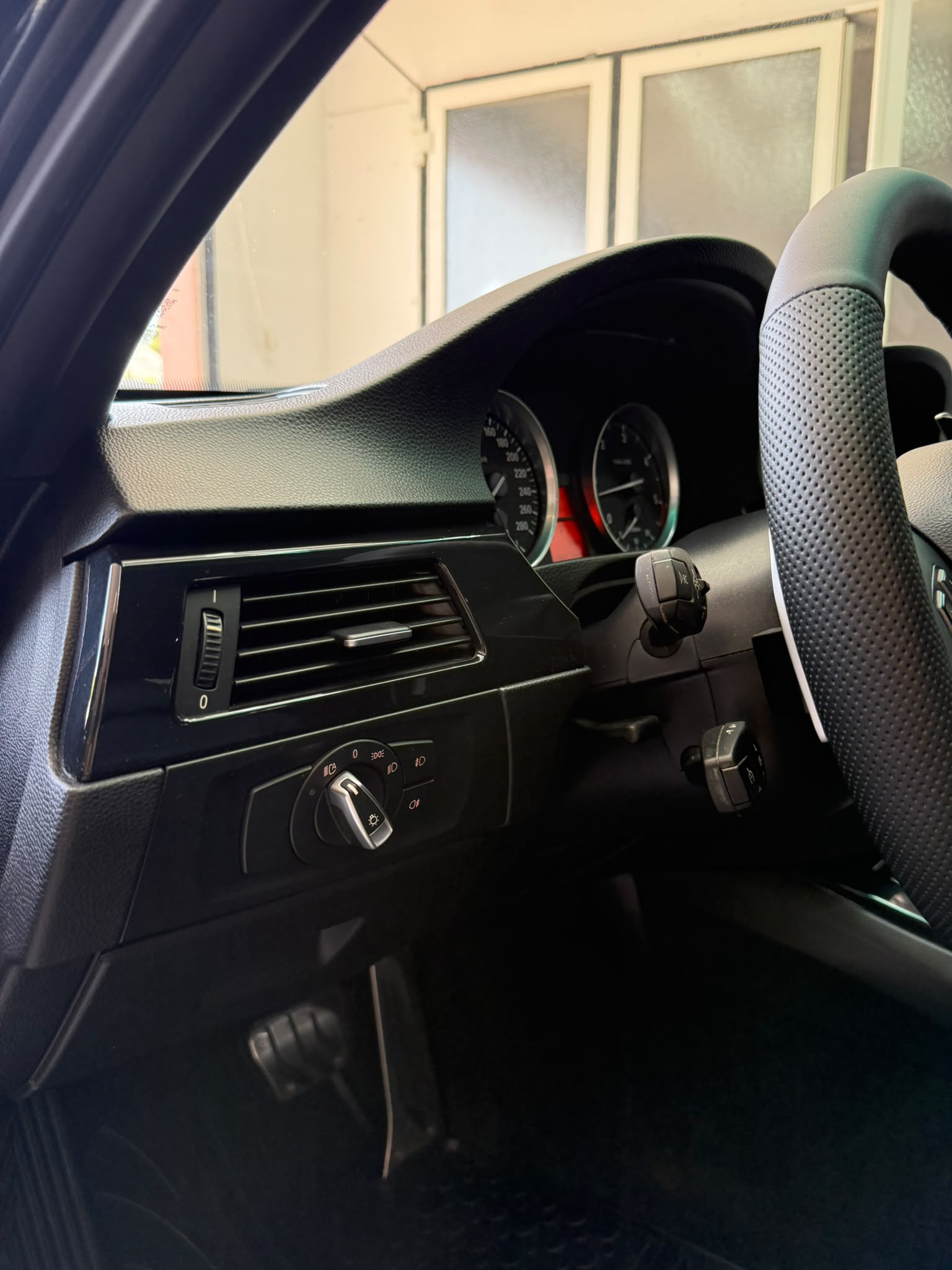 BMW 335d Steptronic M-Sportpaket-image-7