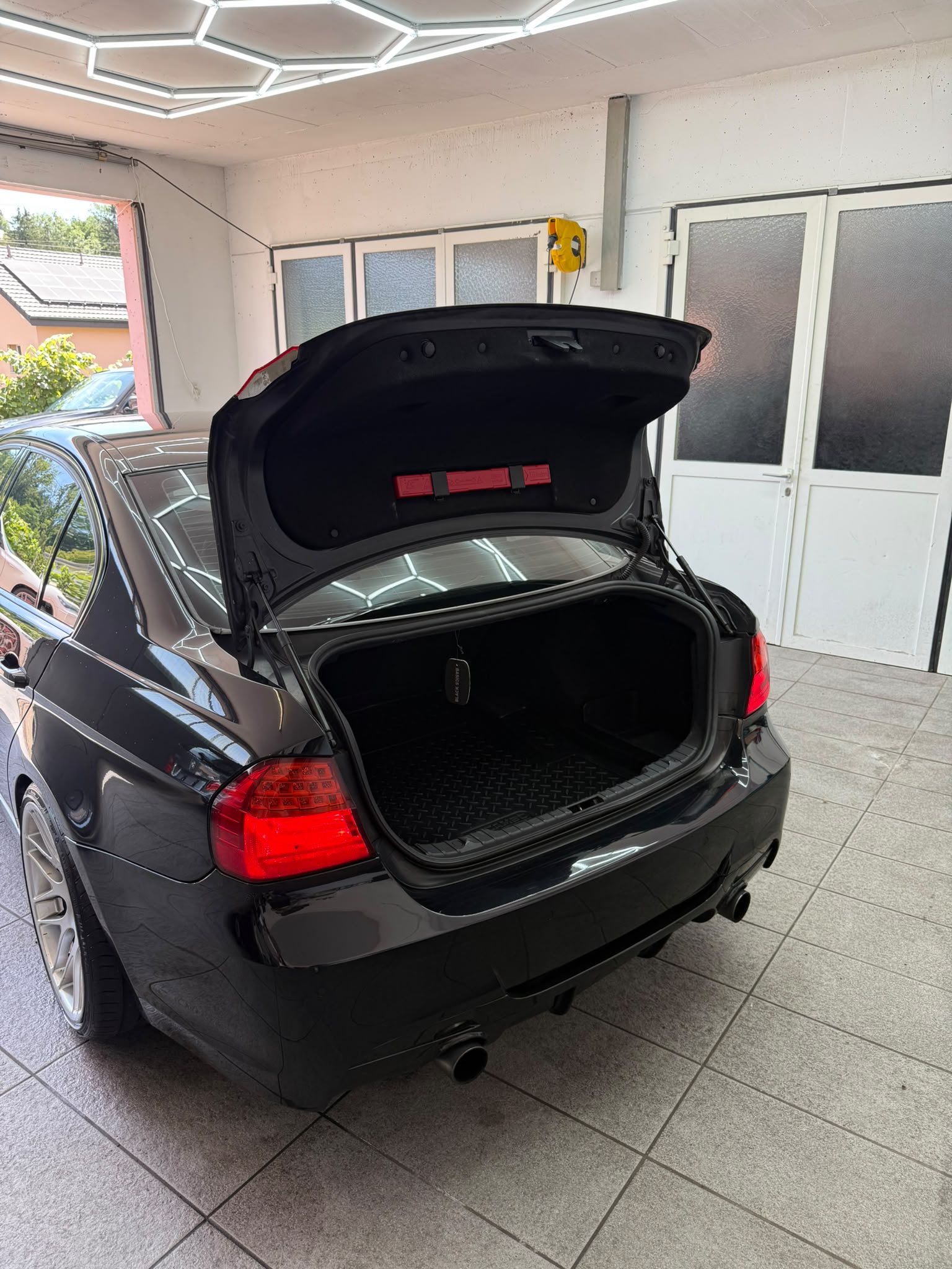 BMW 335d Steptronic M-Sportpaket-image-3