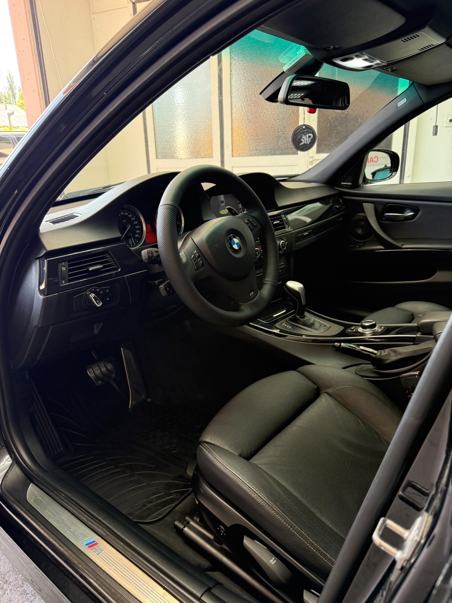 BMW 335d Steptronic M-Sportpaket-image-4