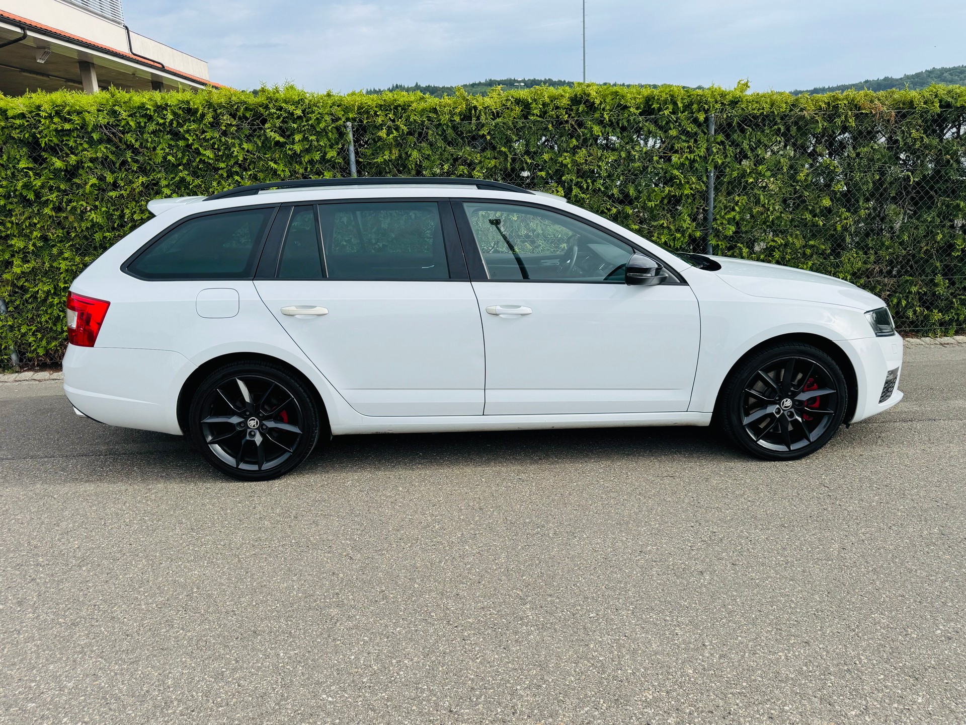 SKODA Octavia Combi 2.0 TSI RS DSG-image-7