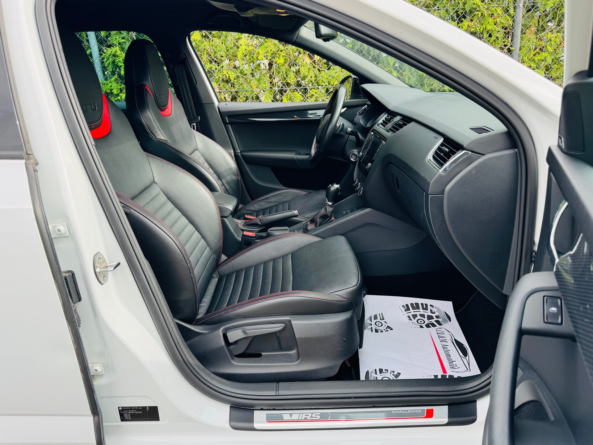 SKODA Octavia Combi 2.0 TSI RS DSG-image-11
