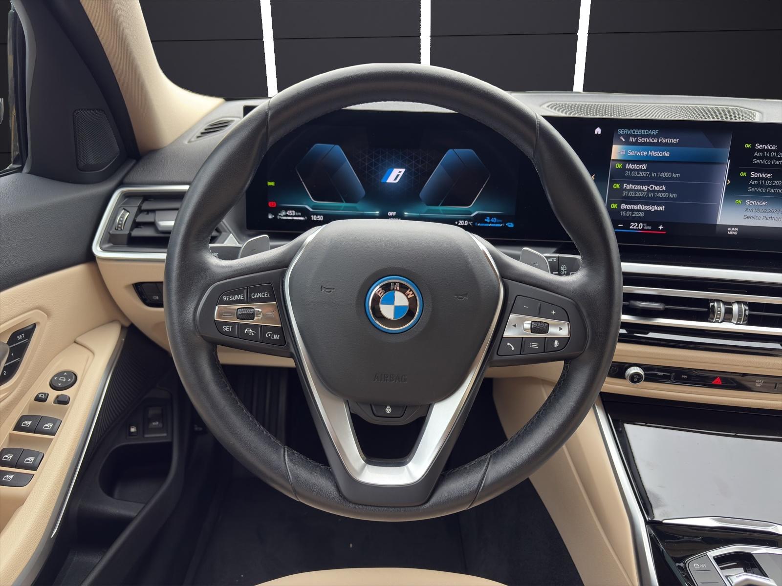 BMW 320e xDrive Touring-image-14