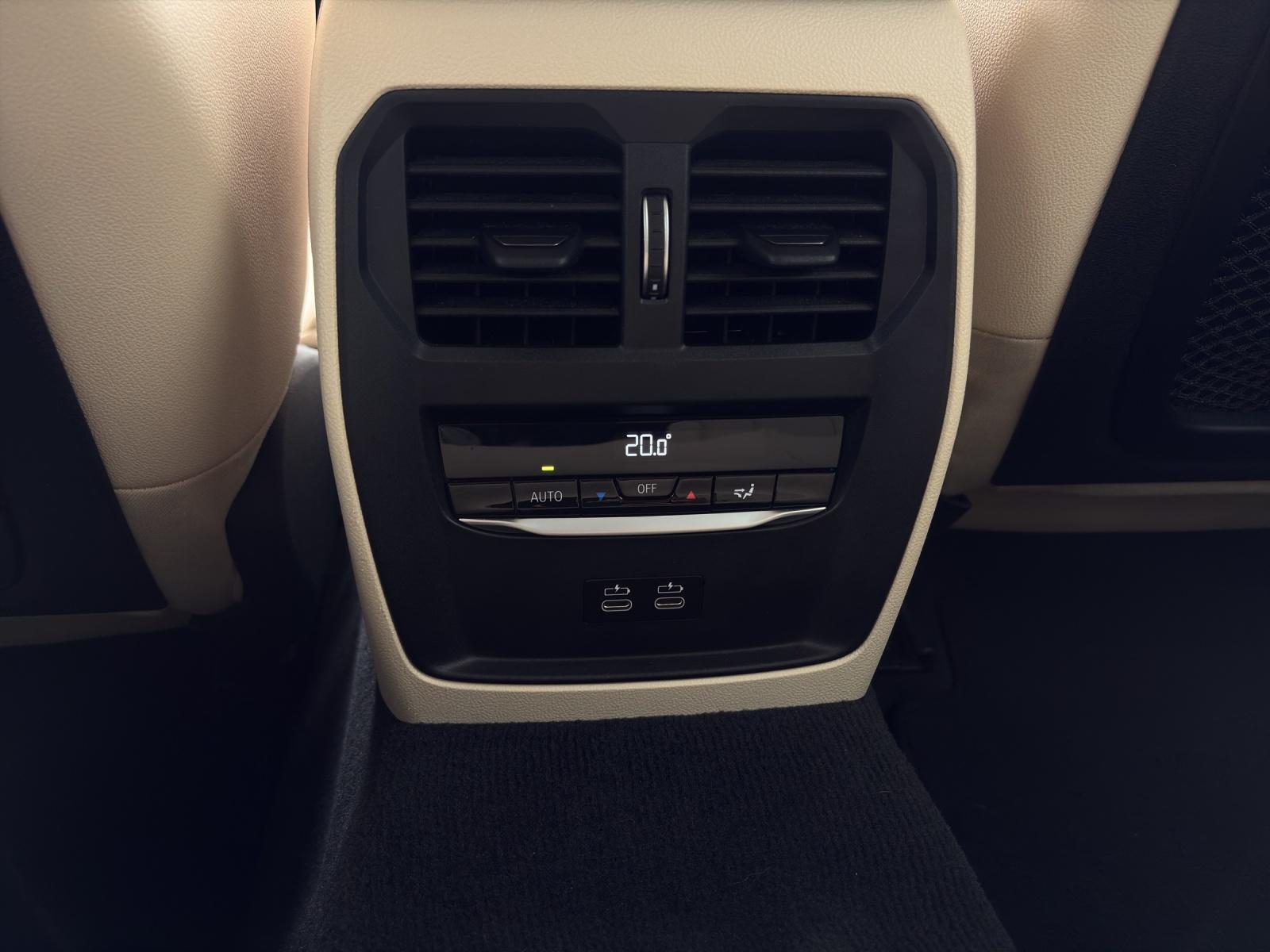 BMW 320e xDrive Touring-image-18