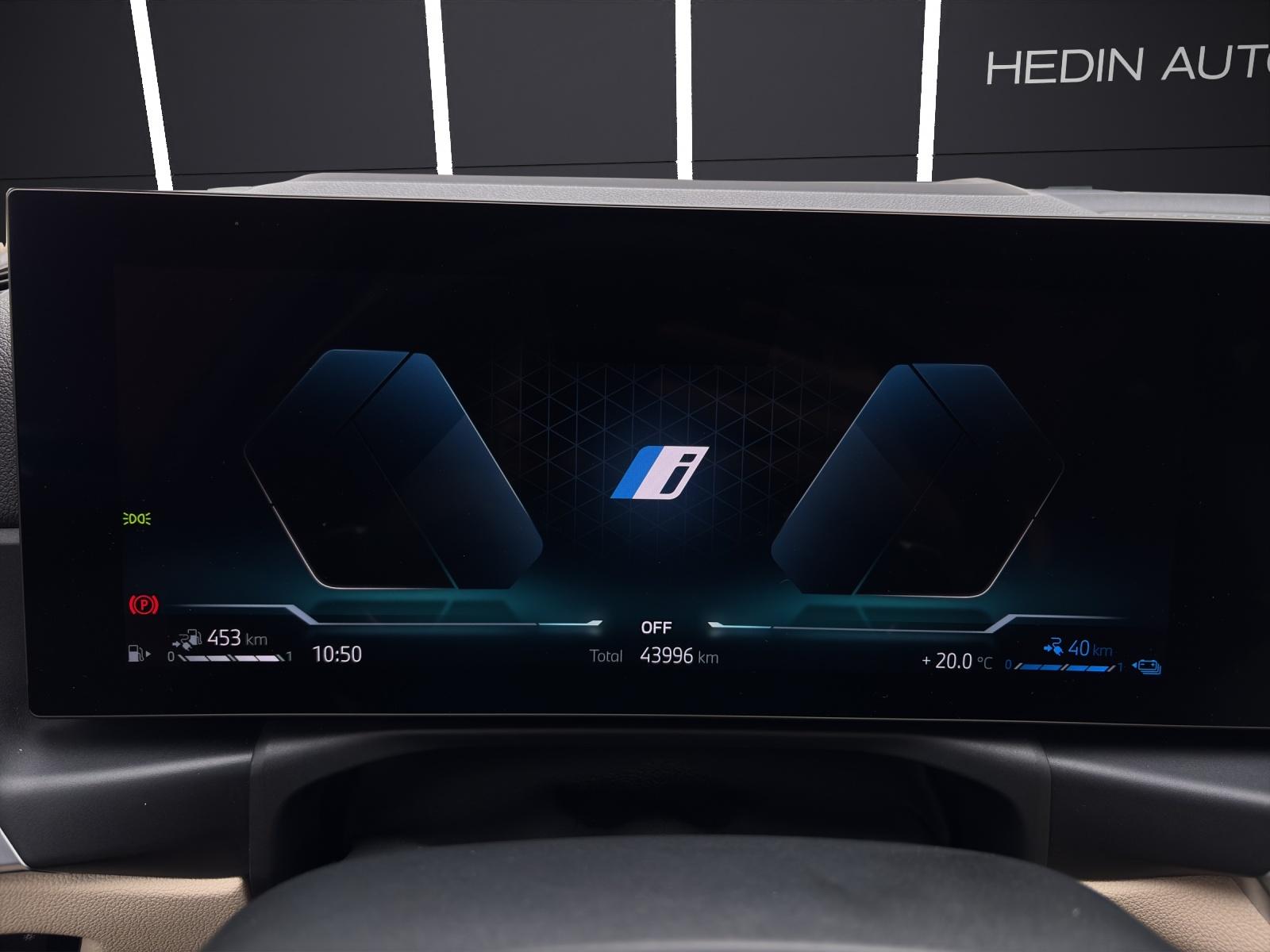 BMW 320e xDrive Touring-image-15