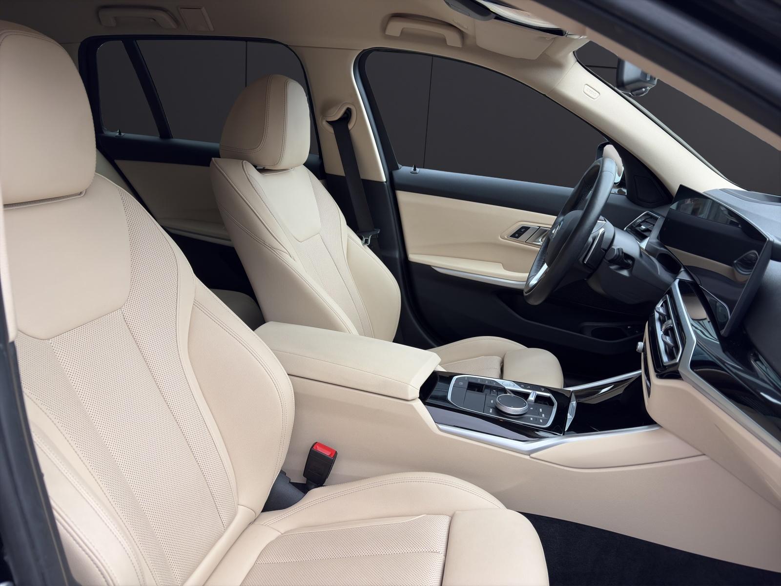 BMW 320e xDrive Touring-image-10