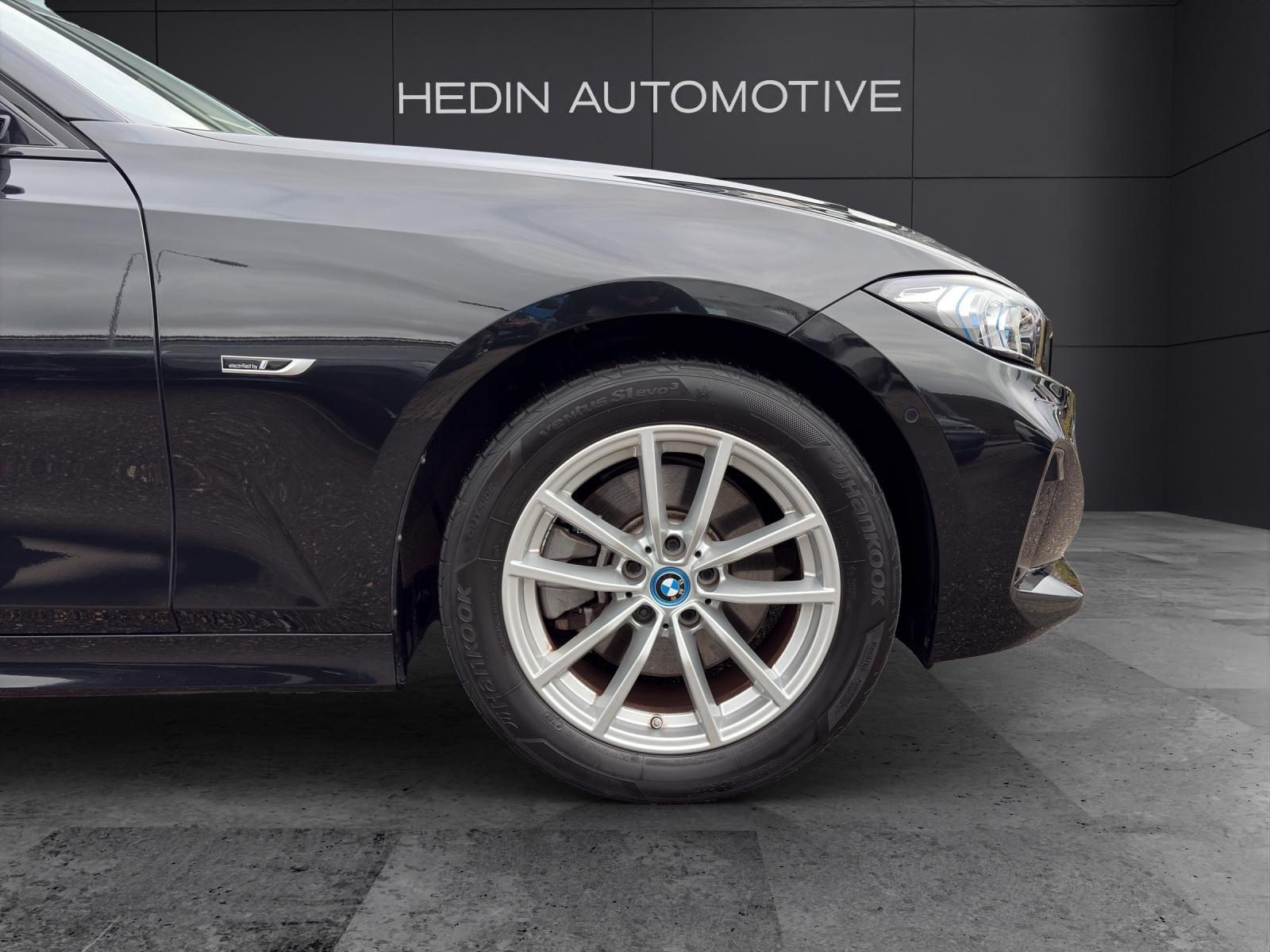 BMW 320e xDrive Touring-image-9