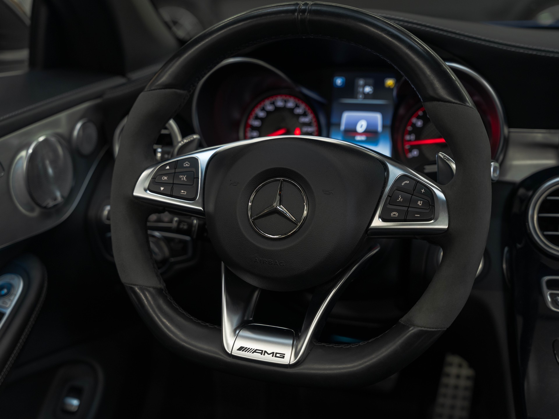 MERCEDES-BENZ C 63 S Cabriolet AMG Speedshift-image-25