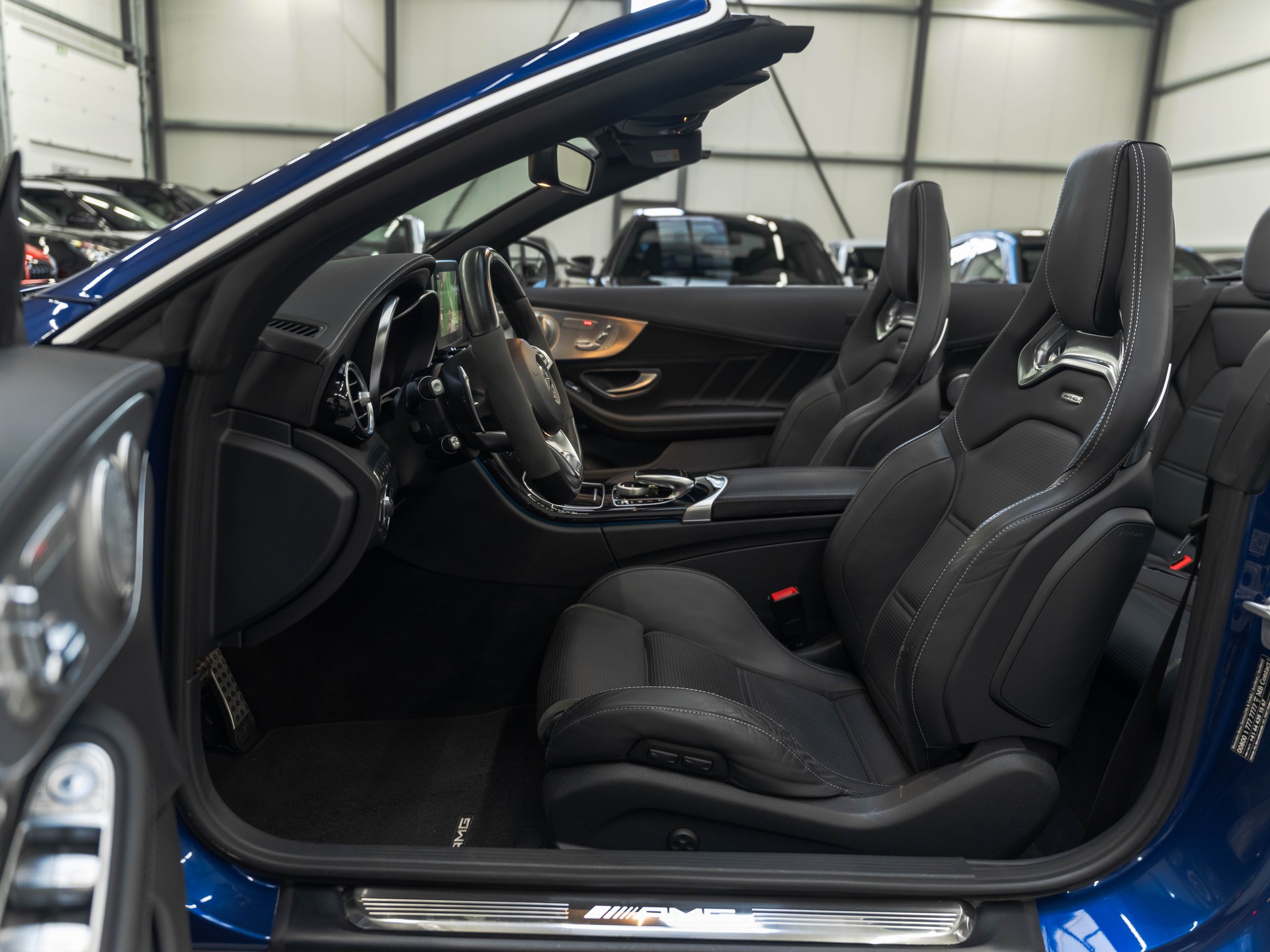 MERCEDES-BENZ C 63 S Cabriolet AMG Speedshift-image-9