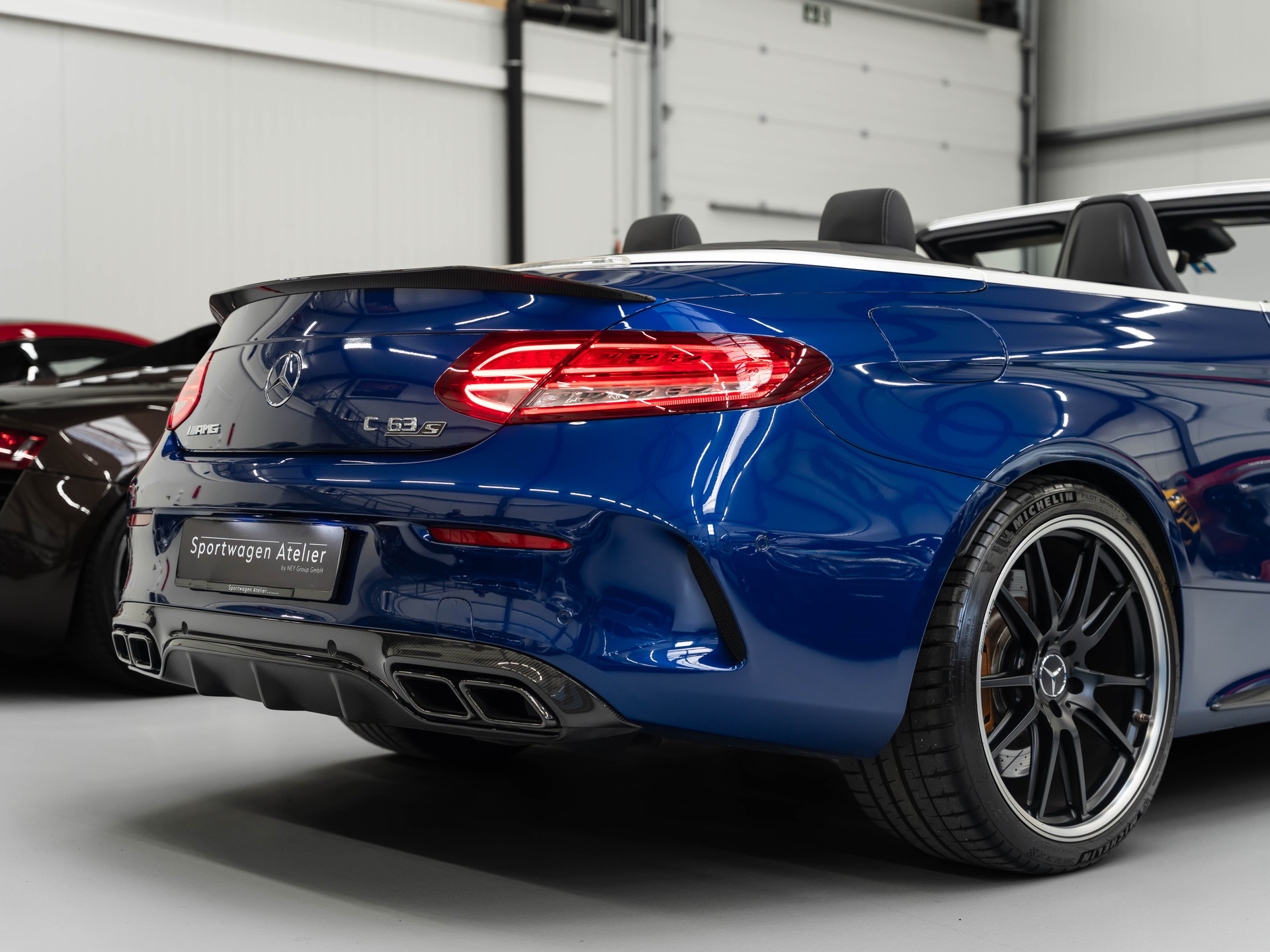 MERCEDES-BENZ C 63 S Cabriolet AMG Speedshift-image-17