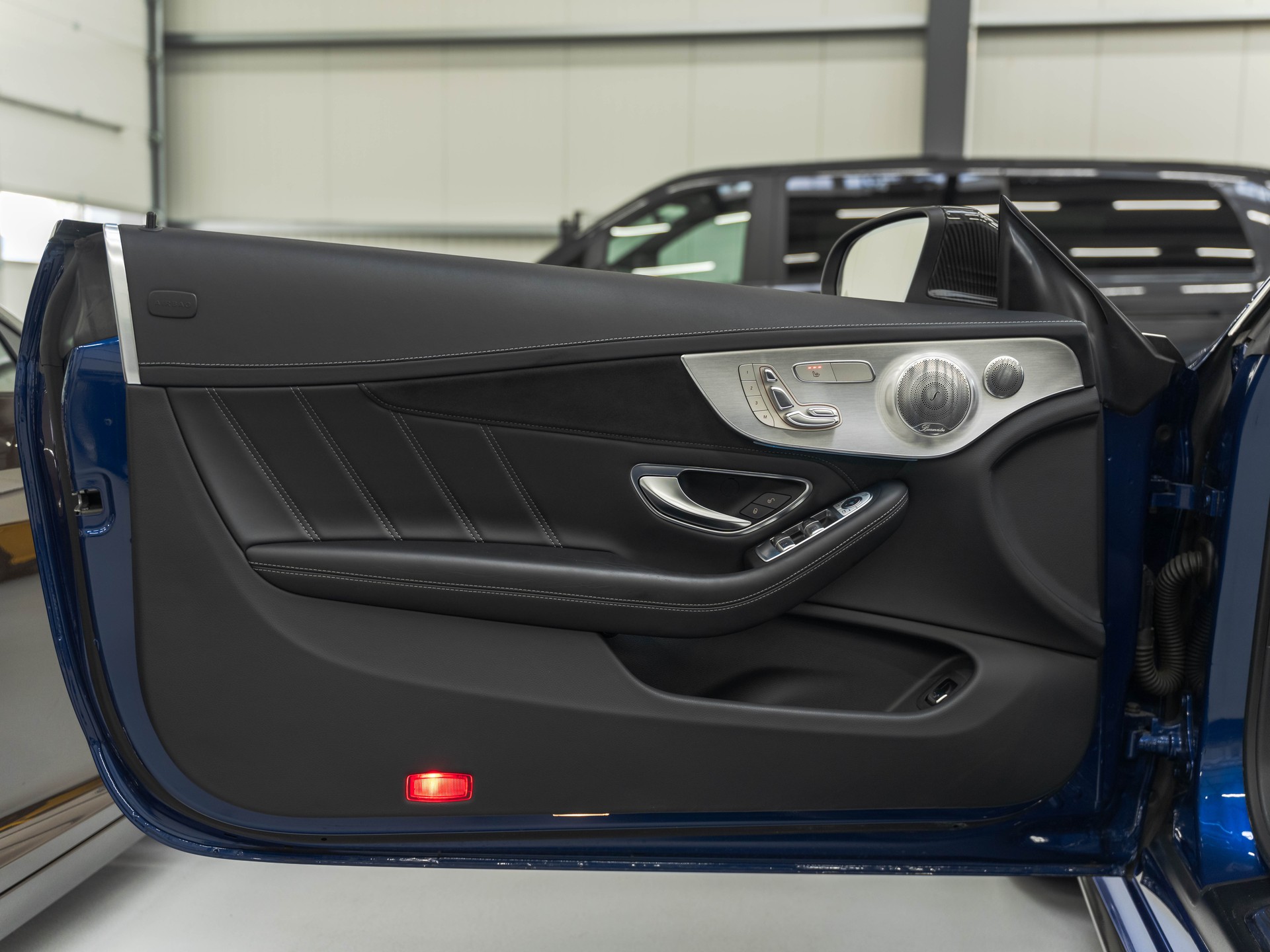 MERCEDES-BENZ C 63 S Cabriolet AMG Speedshift-image-21