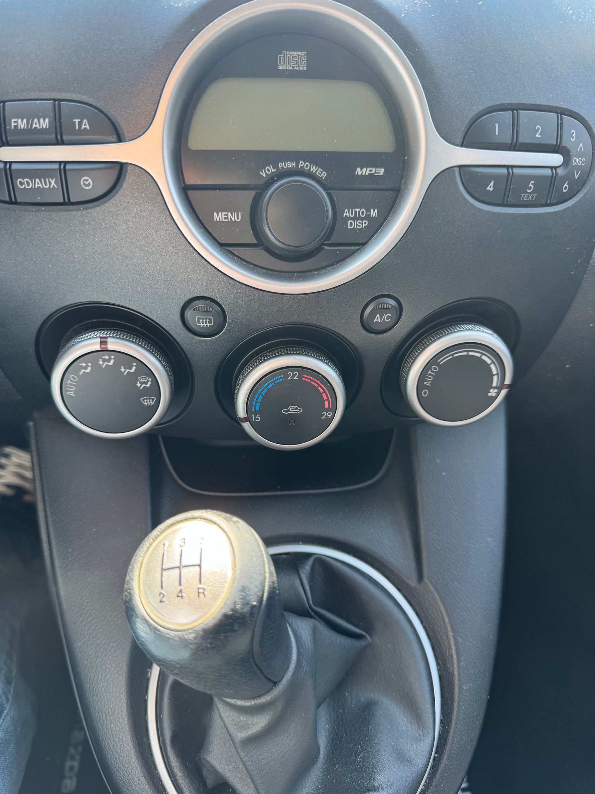 MAZDA 2 1.5i 16V Sport-image-6