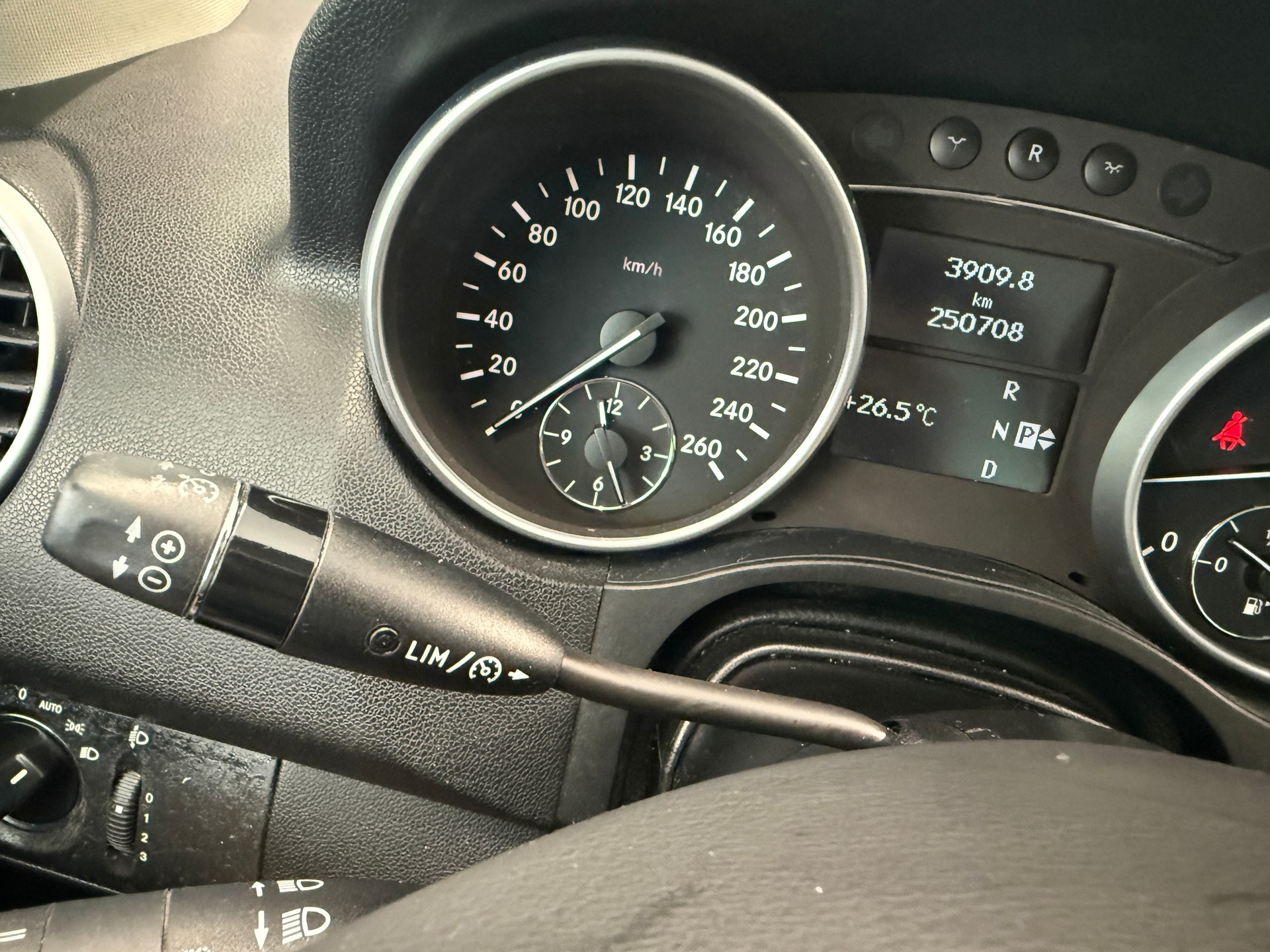 MERCEDES-BENZ ML 350 4Matic Edition 7G-Tronic AHK 3500KG-image-17