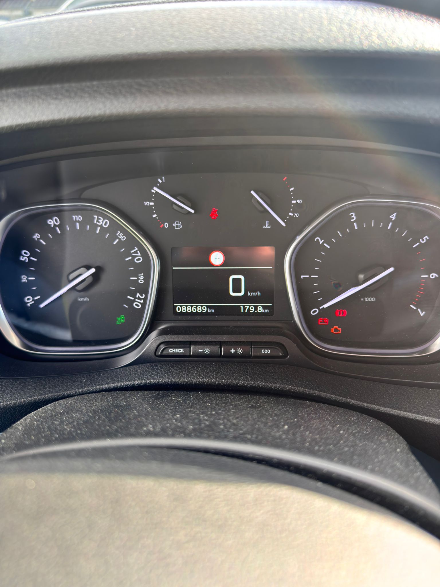 PEUGEOT 2.0 BlueHDi 150 Active S/S-image-1