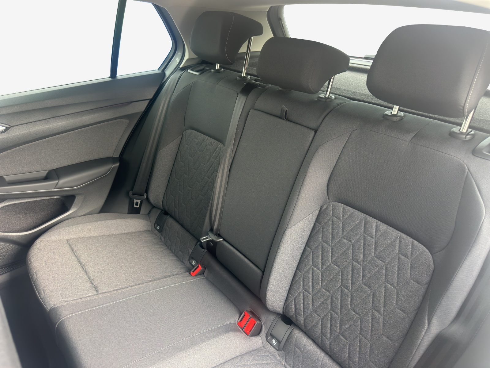VW Golf 1.5 e TSI mHEV United DSG-image-11