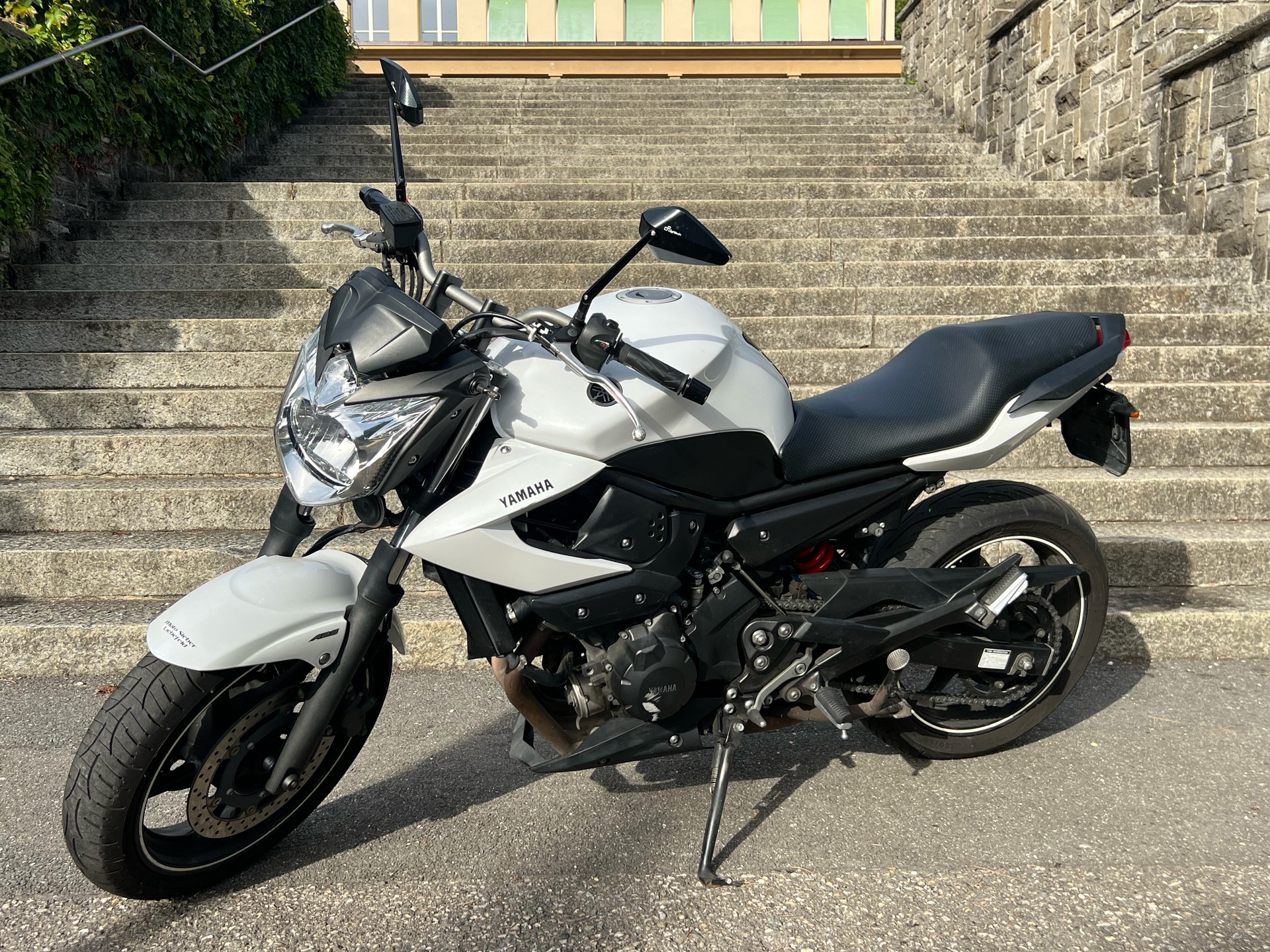 YAMAHA XJ 6