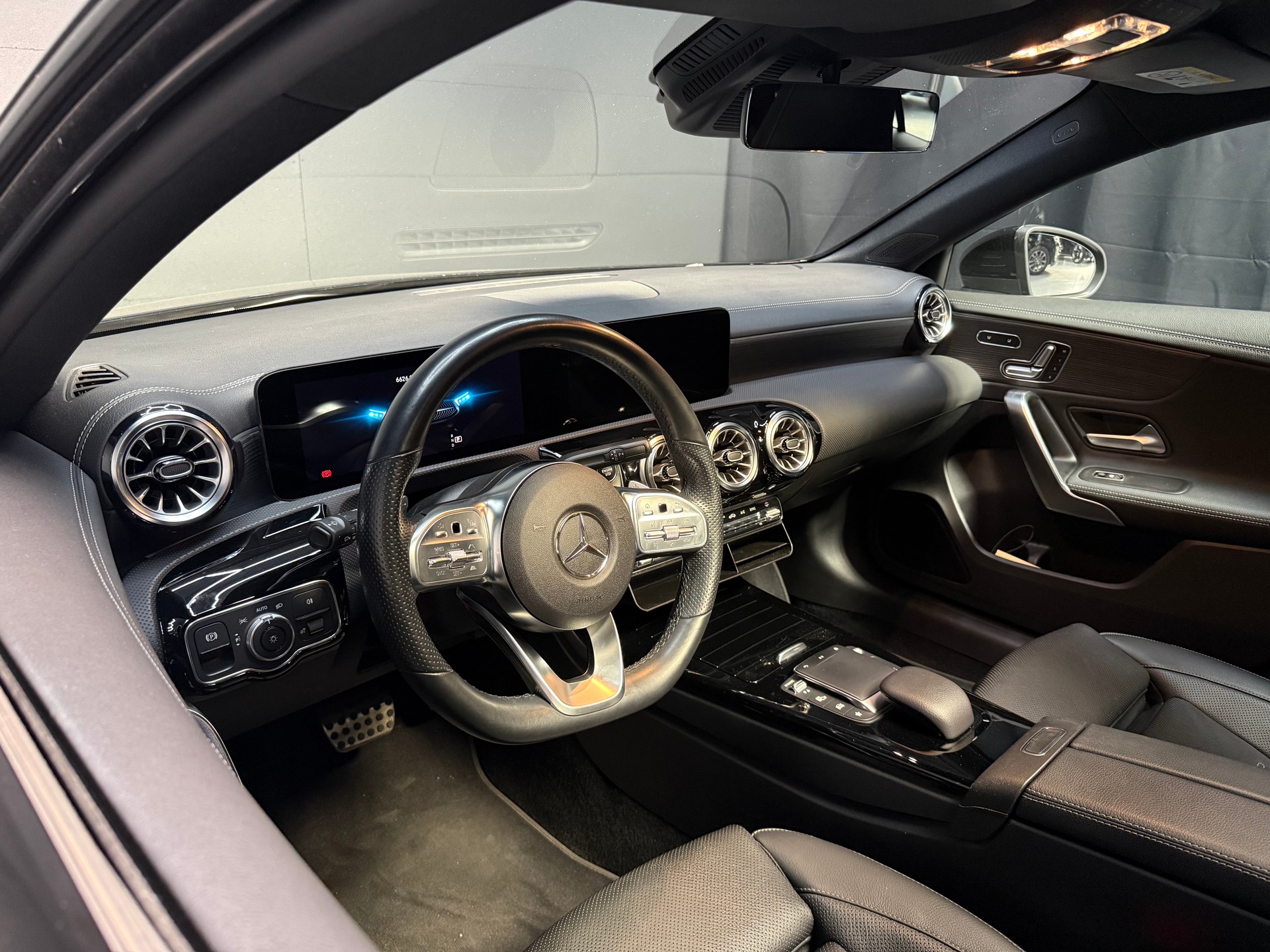MERCEDES-BENZ A 250 4Matic AMG Line 4Matic 7G-DCT-image-10