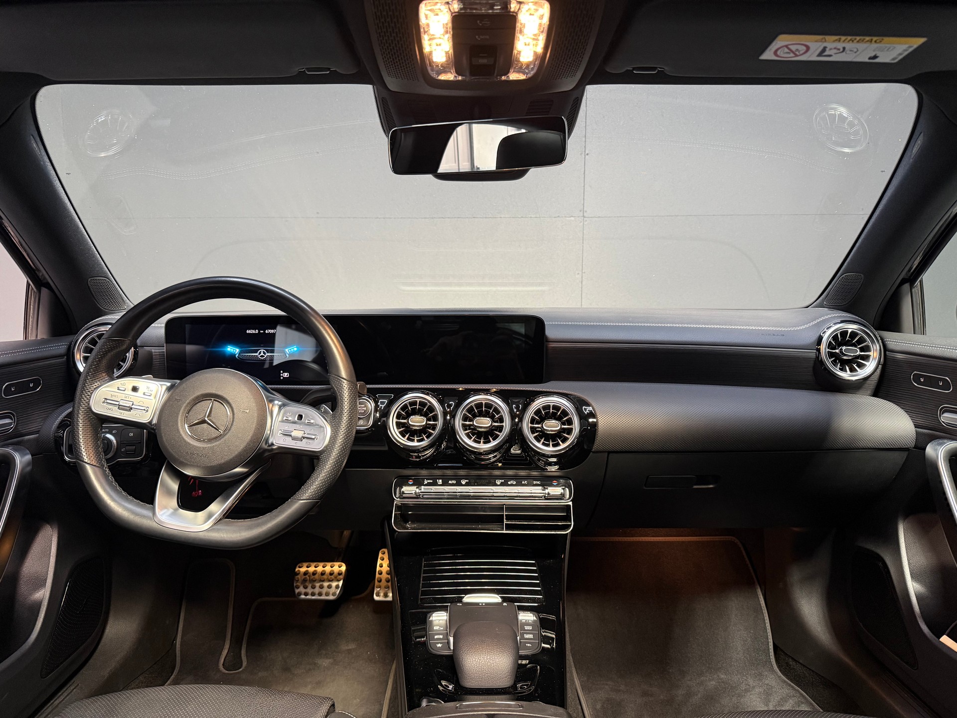 MERCEDES-BENZ A 250 4Matic AMG Line 4Matic 7G-DCT-image-9