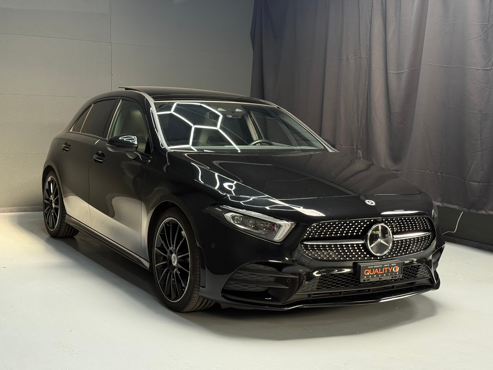 MERCEDES-BENZ A 250 4Matic AMG Line 4Matic 7G-DCT-image-2