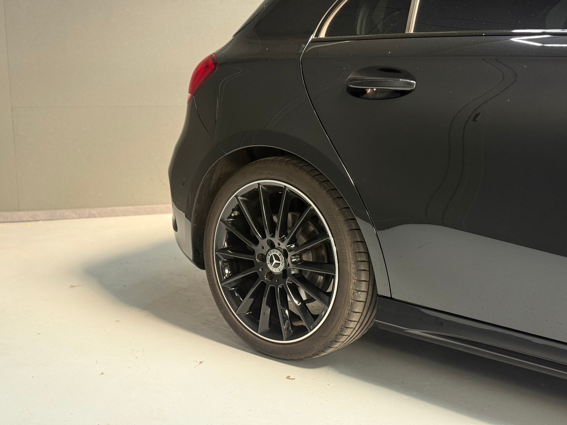 MERCEDES-BENZ A 250 4Matic AMG Line 4Matic 7G-DCT-image-8