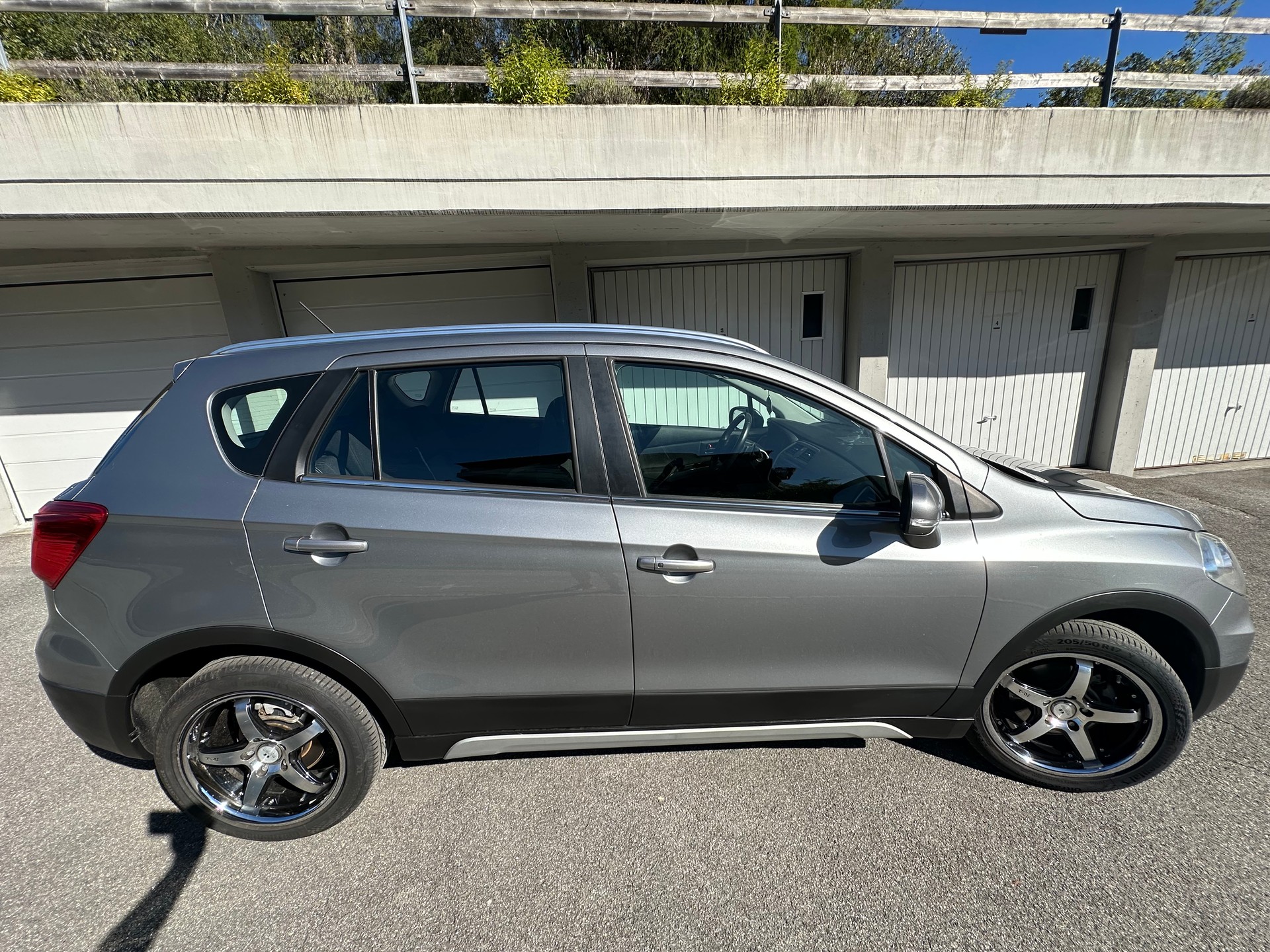 SUZUKI SX4-image-3
