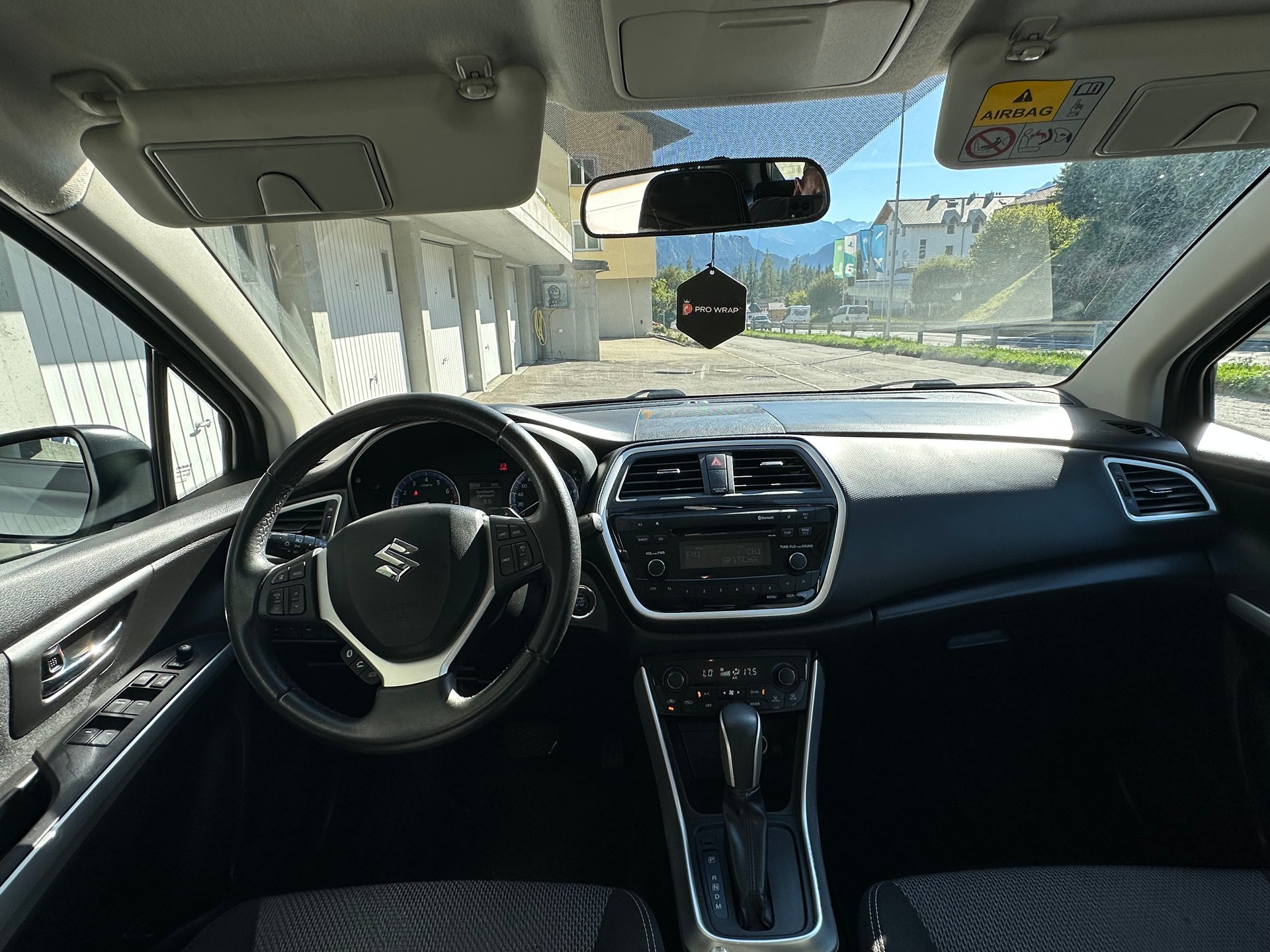 SUZUKI SX4-image-9