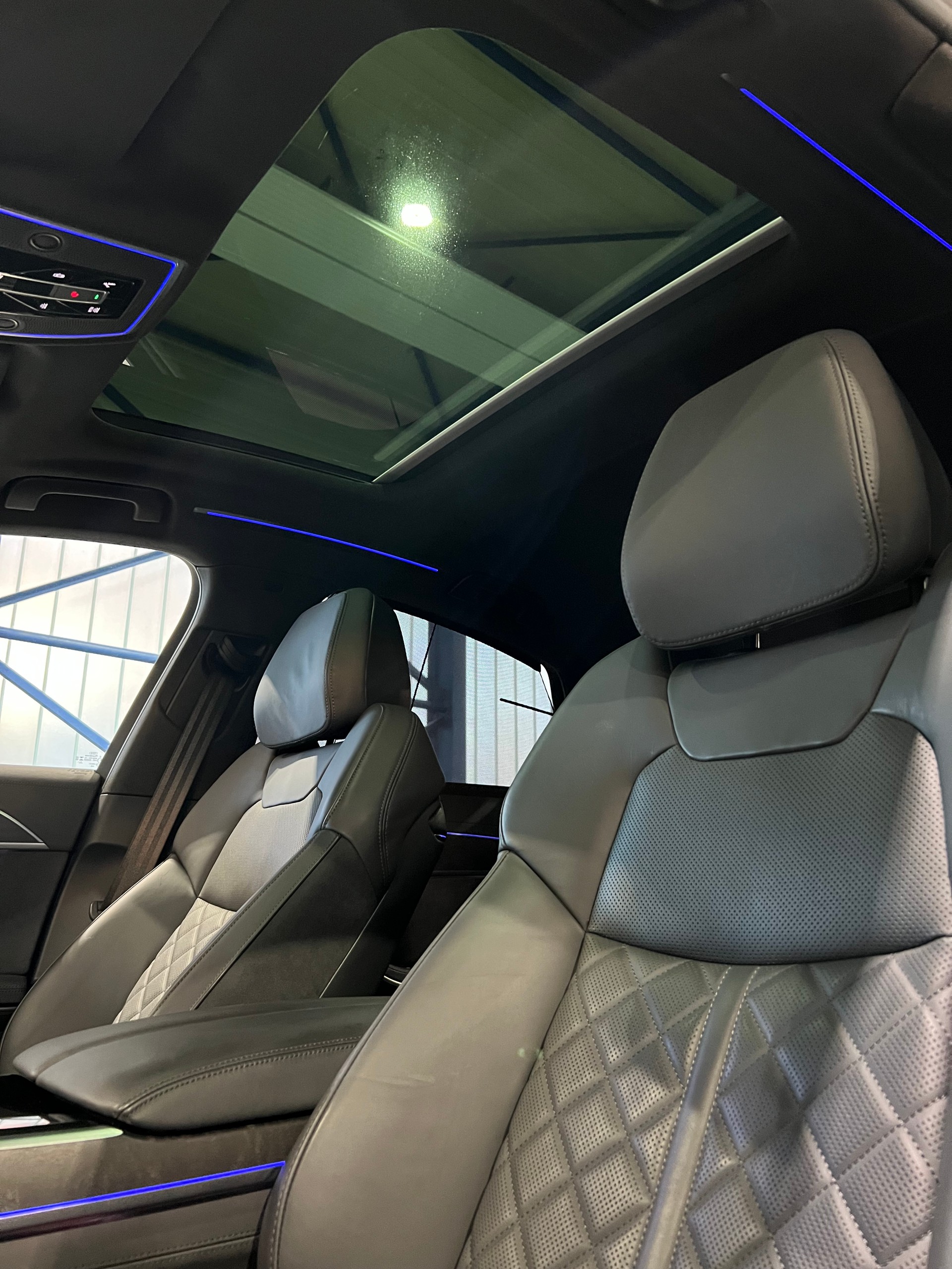 AUDI A8 60 TFSI e qu S-Line**Panodach,5-Jahre Garantie,Matrix,S-Sportsitze,Luftfahrwerk**Np CHF 178'240.-**-image-9