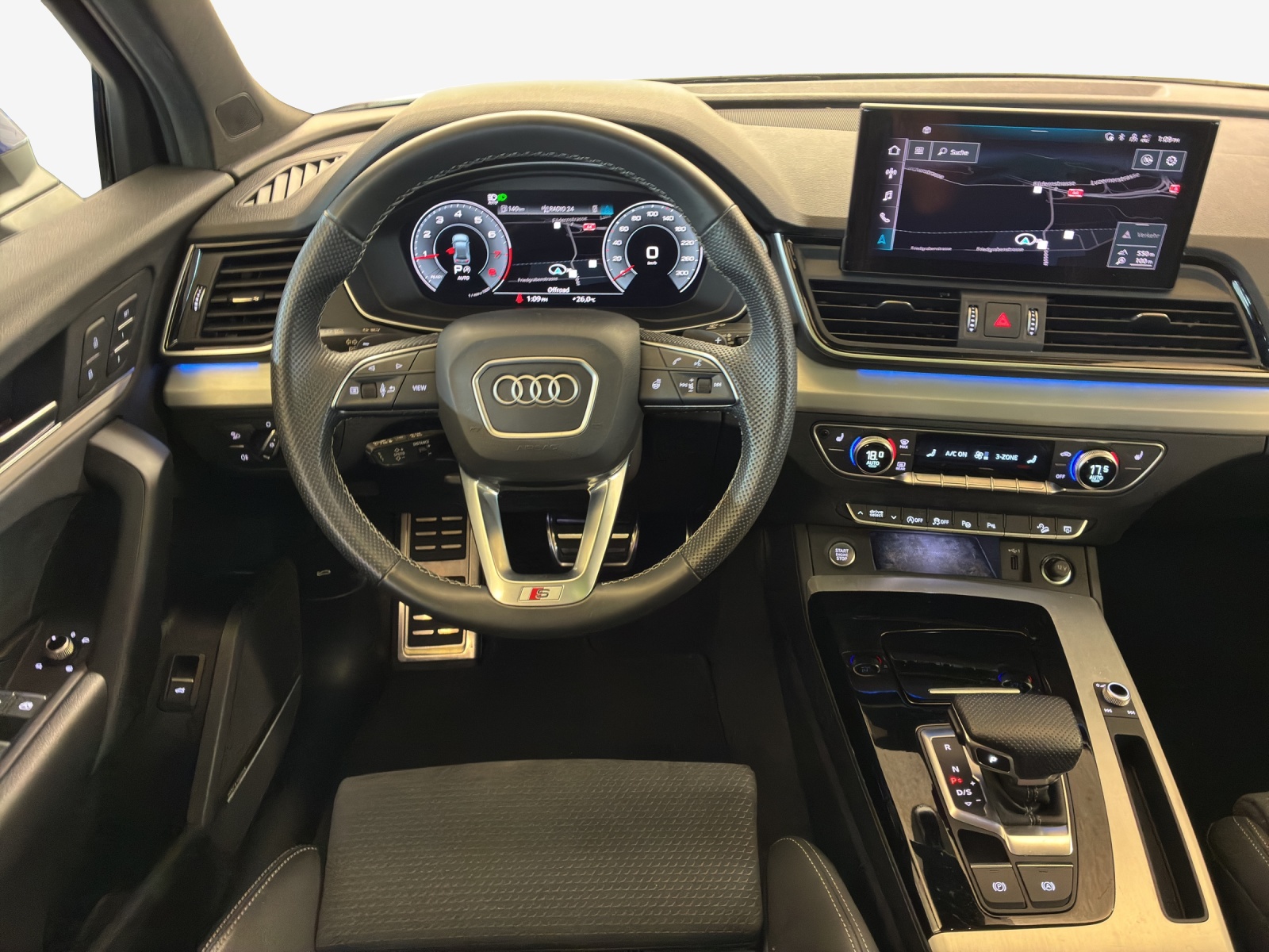 AUDI Q5 45 TFSI S-line quattro S-tronic-image-8