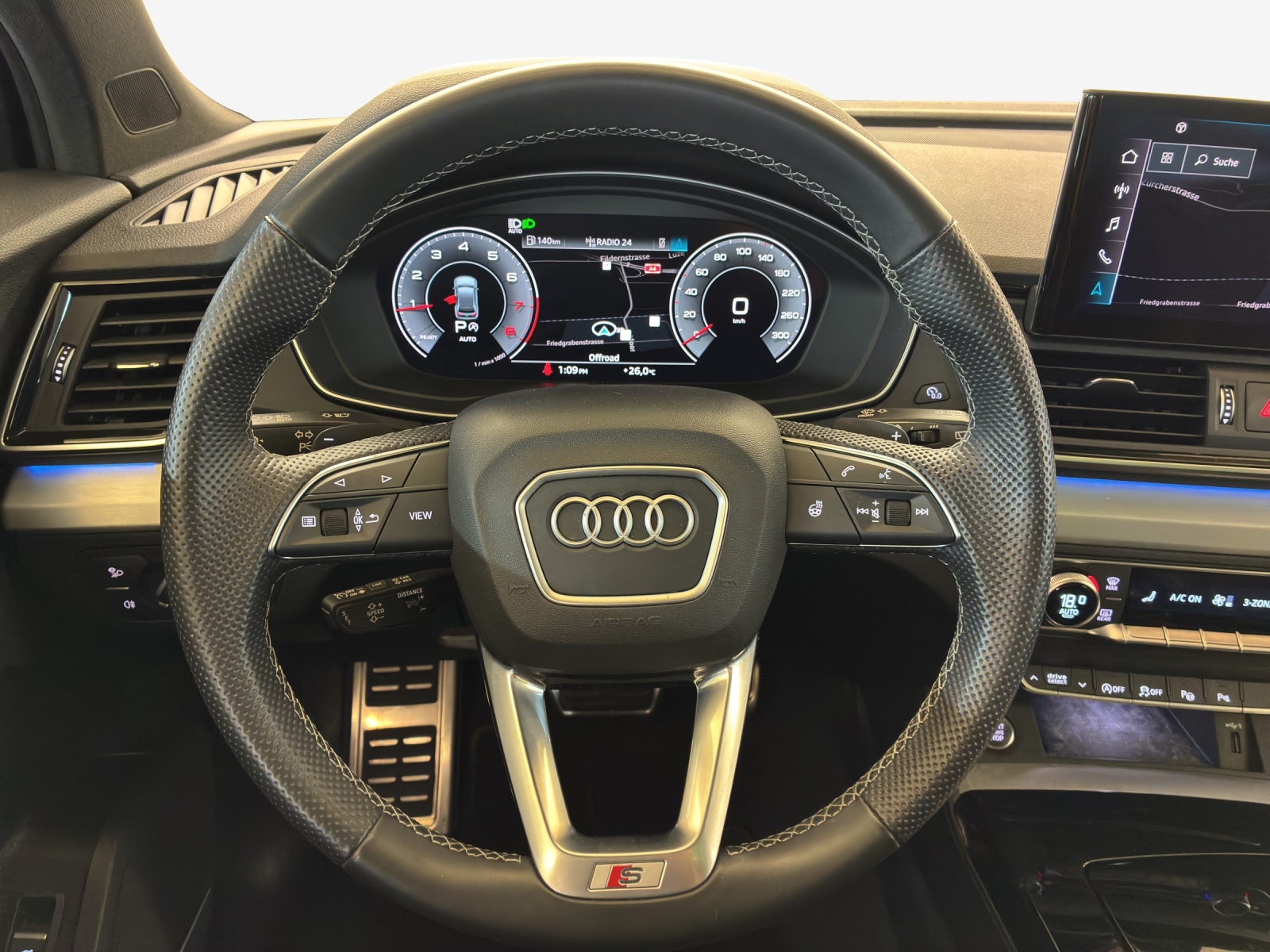 AUDI Q5 45 TFSI S-line quattro S-tronic-image-9