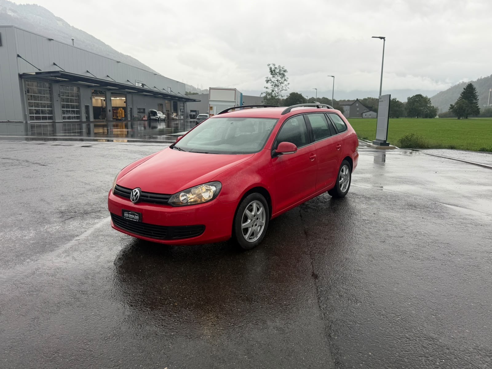 VW Golf Variant 1.6 TDI Team 4Motion-image-1