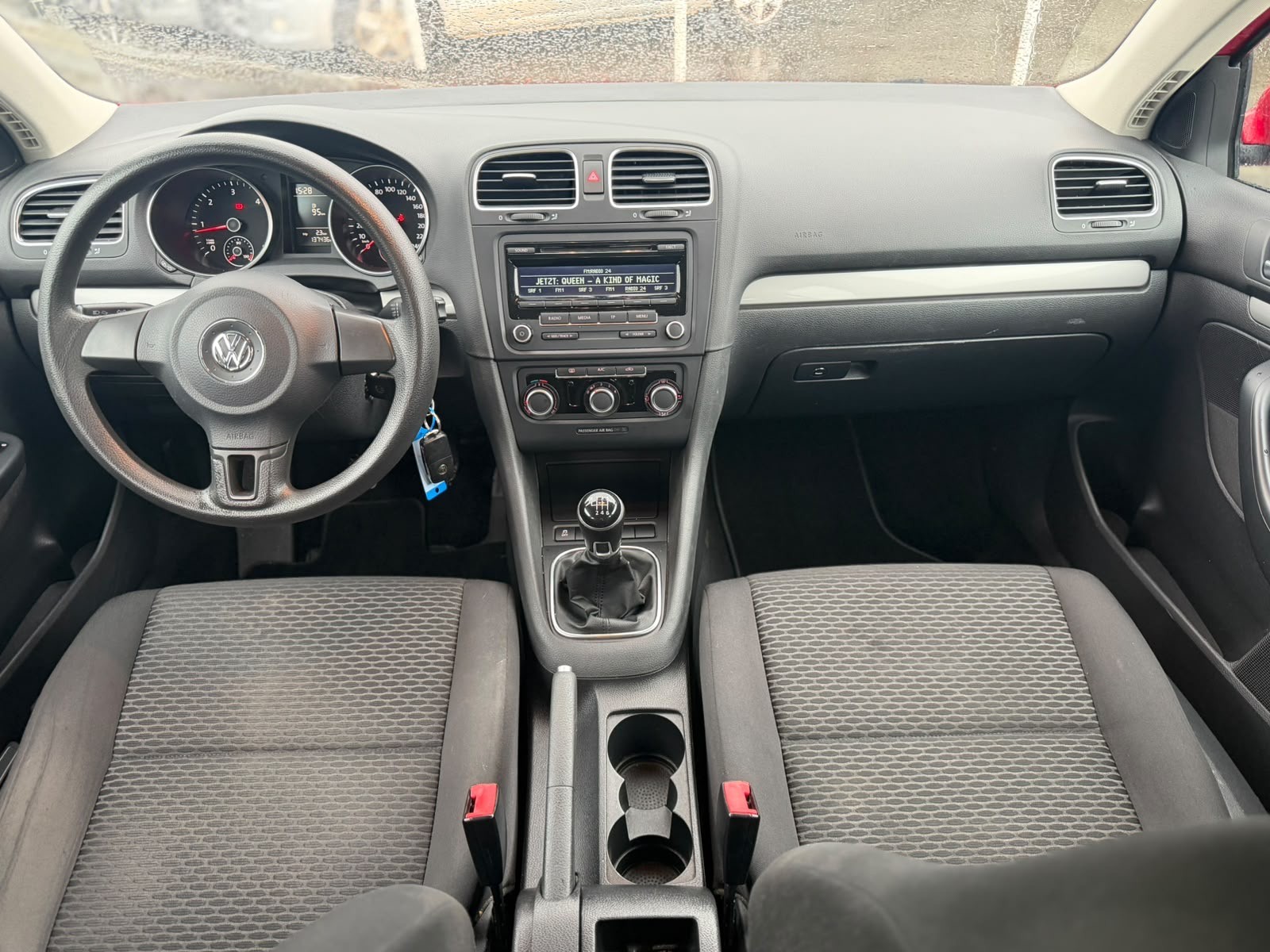 VW Golf Variant 1.6 TDI Team 4Motion-image-5
