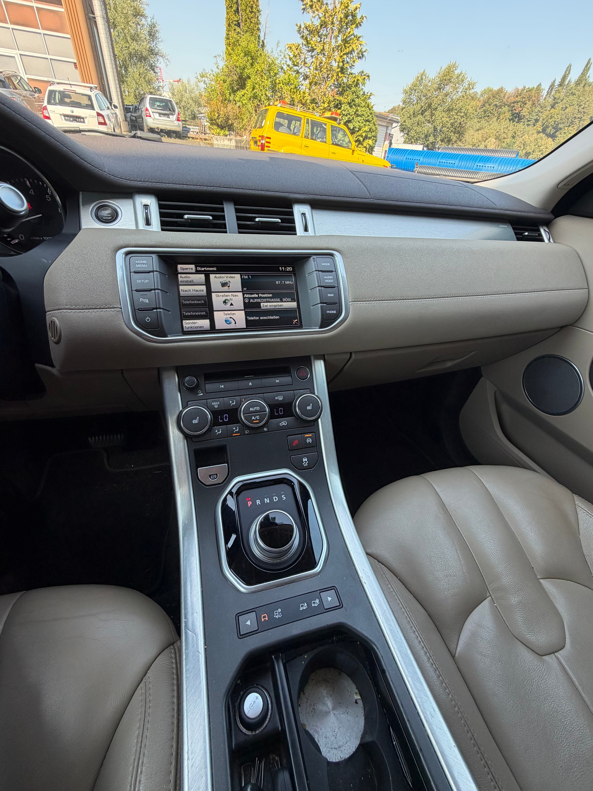 LAND ROVER Range Rover Evoque 2.0 Si4 Prestige AT9-image-13