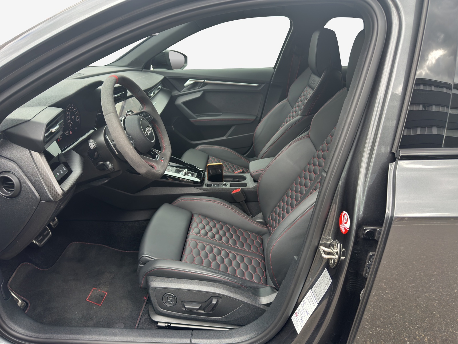 AUDI RS3 Sportback 2.5 TSI quattro S-tronic-image-7
