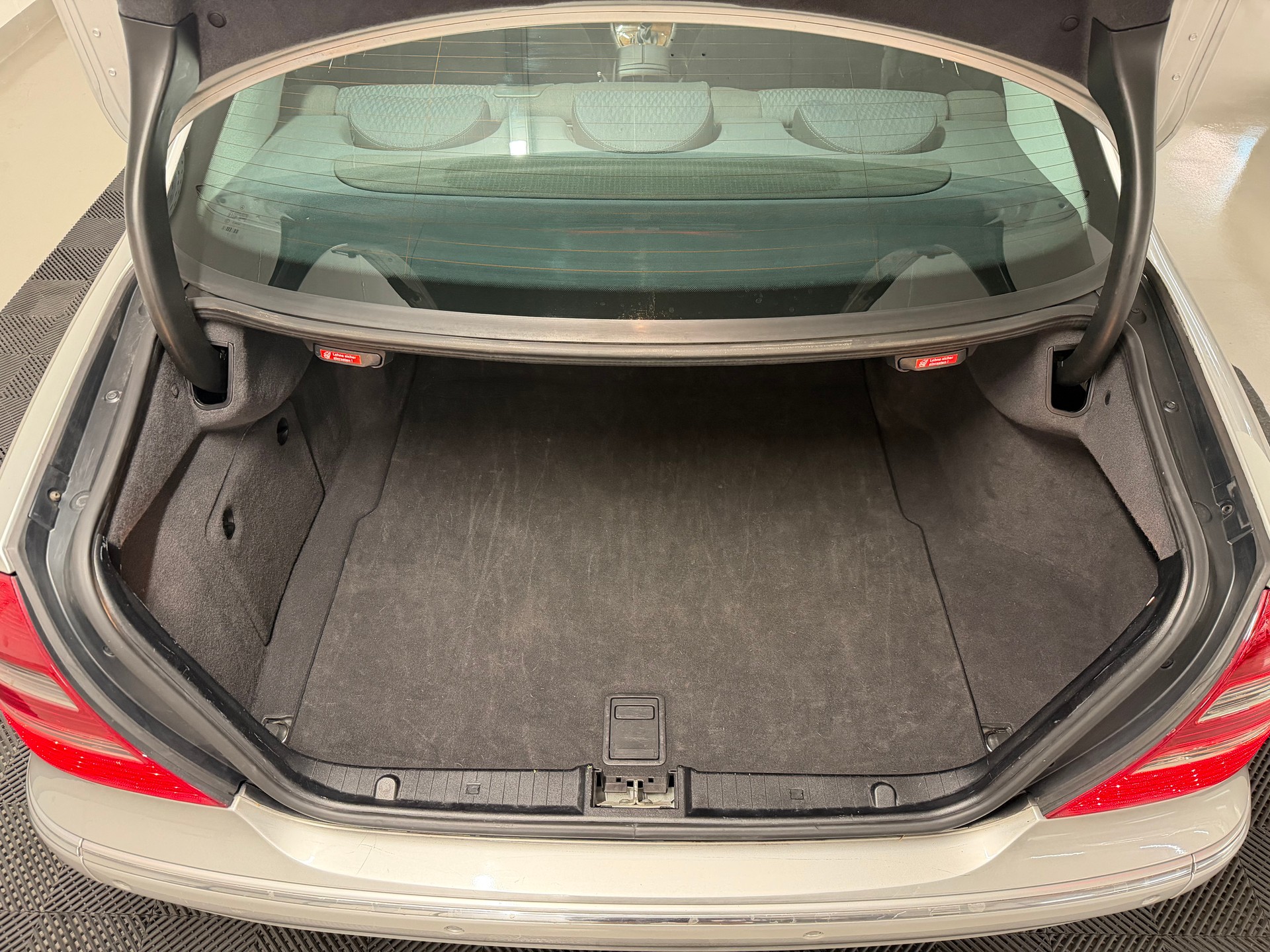 MERCEDES-BENZ E 270-image-18