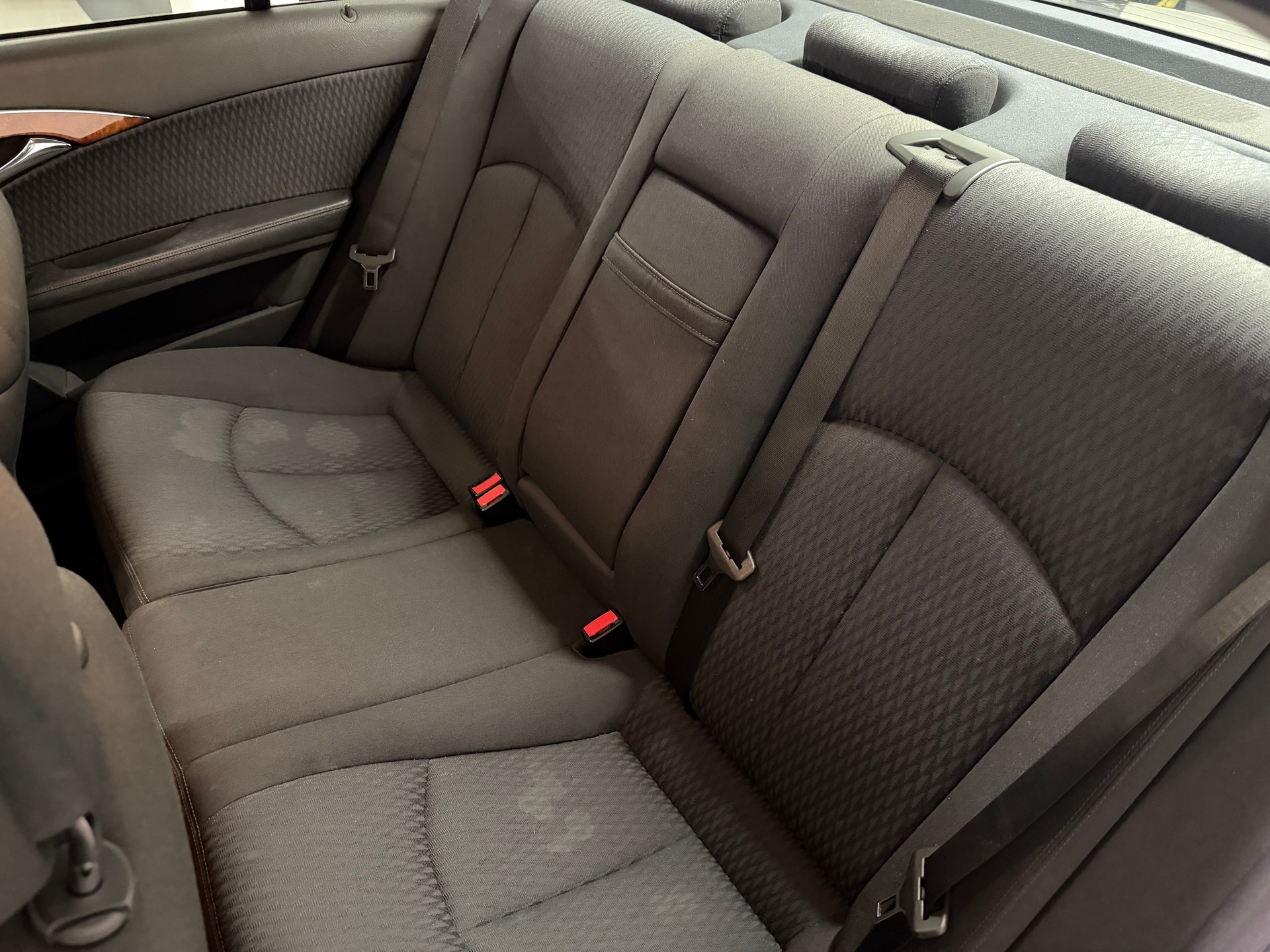 MERCEDES-BENZ E 270-image-16