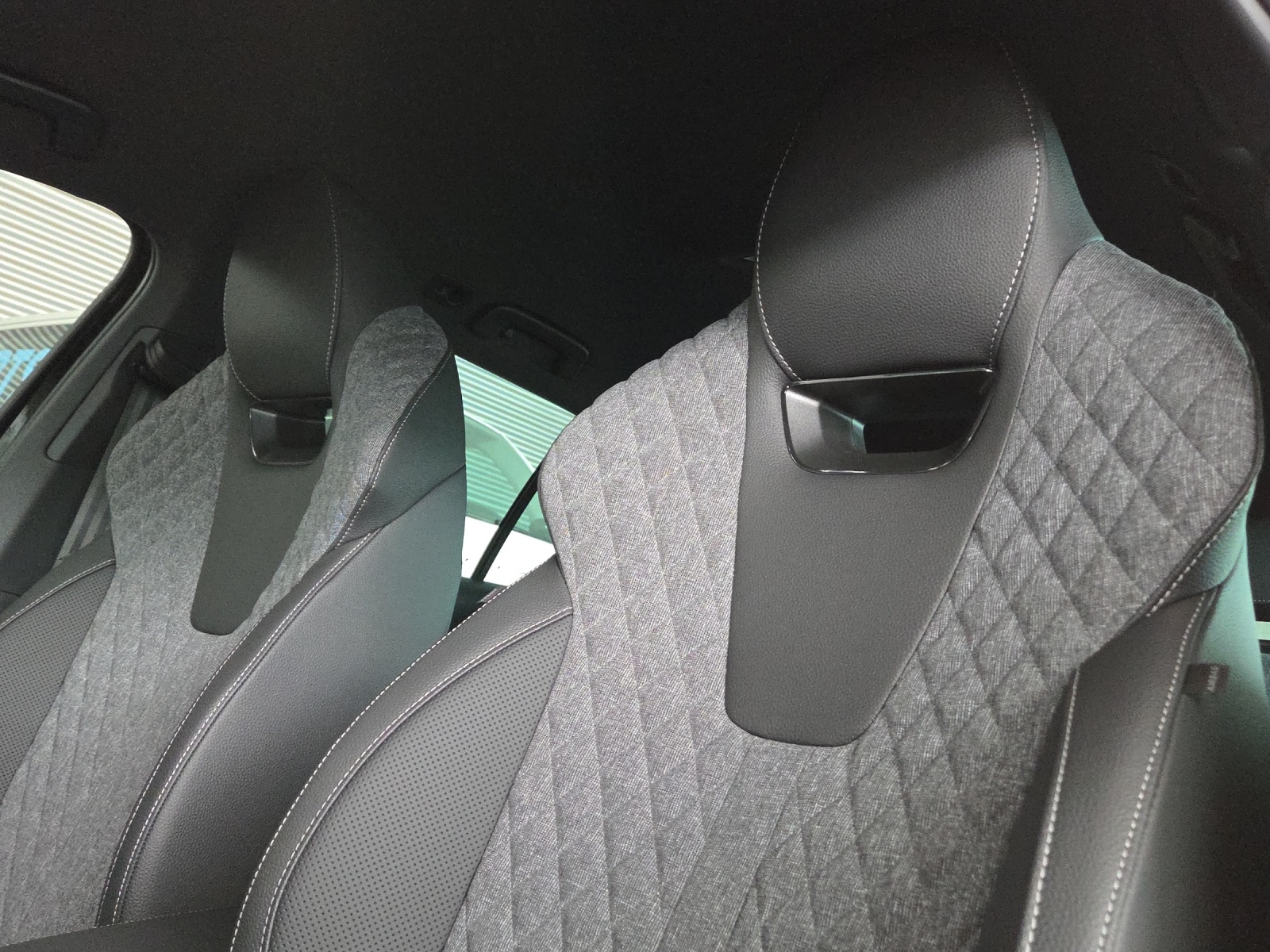 SKODA Octavia Combi 2.0 TSI DSG Dynamic 4x4-image-12
