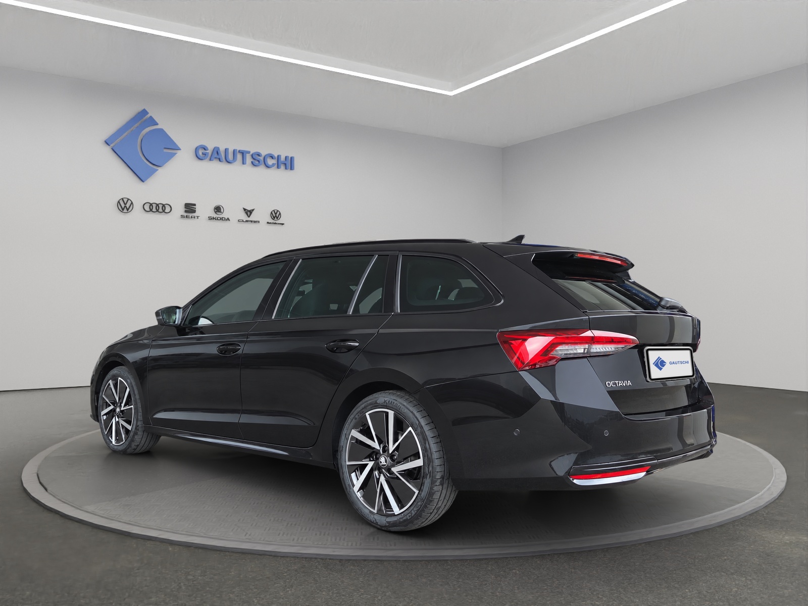 SKODA Octavia Combi 2.0 TSI DSG Dynamic 4x4-image-2
