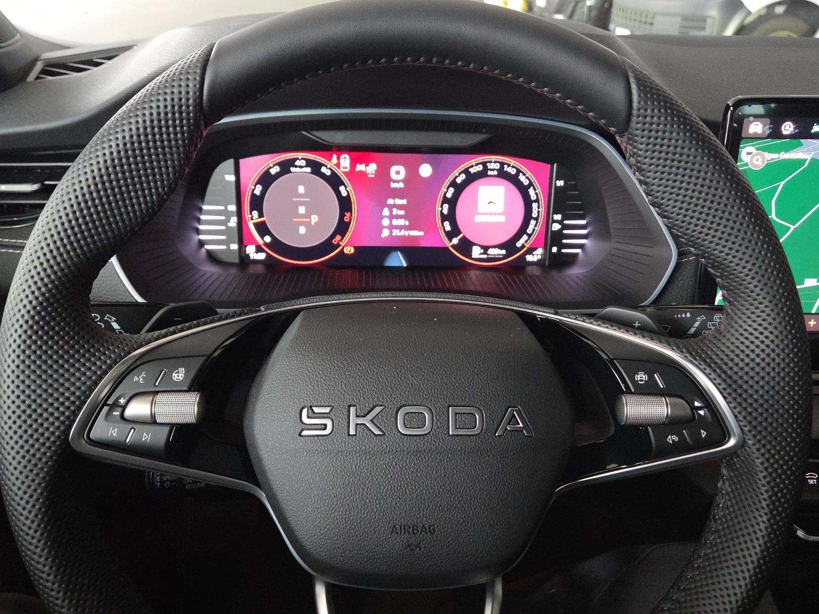 SKODA Octavia Combi 2.0 TSI DSG Dynamic 4x4-image-11