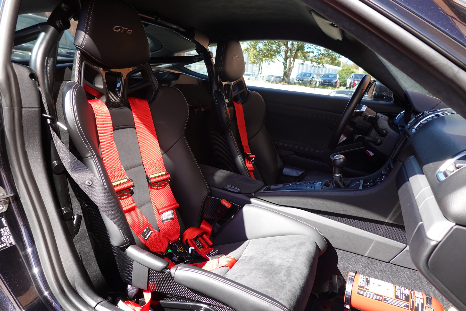 PORSCHE Cayman GT4 - "CH Auto * Porsche Approved 05.28 * Pack Clubsport * Pack Sport Chrono * Sièges 918 * Alcantara * Phares LED"-image-24