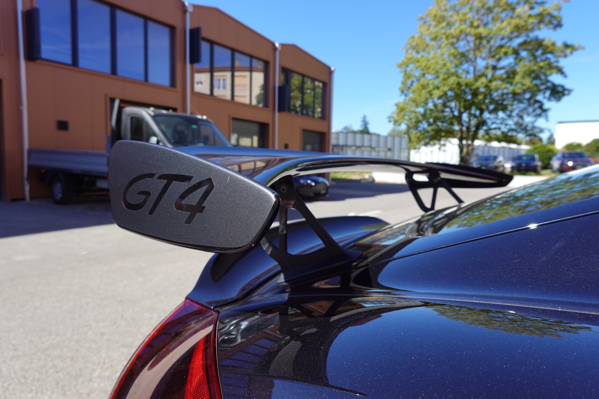 PORSCHE Cayman GT4 - "CH Auto * Porsche Approved 05.28 * Pack Clubsport * Pack Sport Chrono * Sièges 918 * Alcantara * Phares LED"-image-11