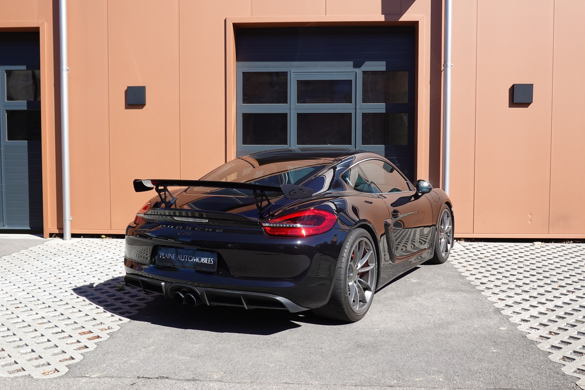 PORSCHE Cayman GT4 - "CH Auto * Porsche Approved 05.28 * Pack Clubsport * Pack Sport Chrono * Sièges 918 * Alcantara * Phares LED"-image-7