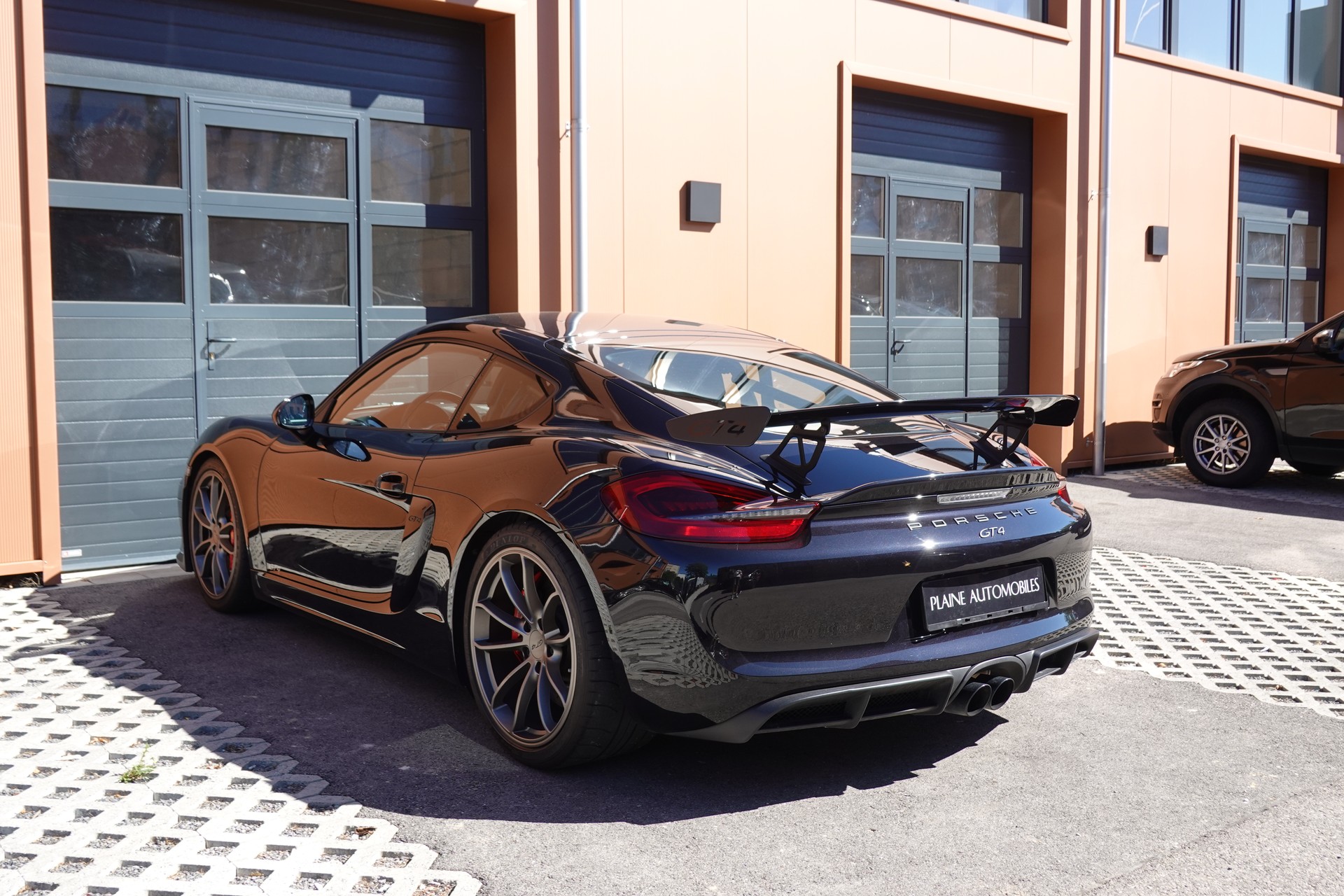 PORSCHE Cayman GT4 - "CH Auto * Porsche Approved 05.28 * Pack Clubsport * Pack Sport Chrono * Sièges 918 * Alcantara * Phares LED"-image-9