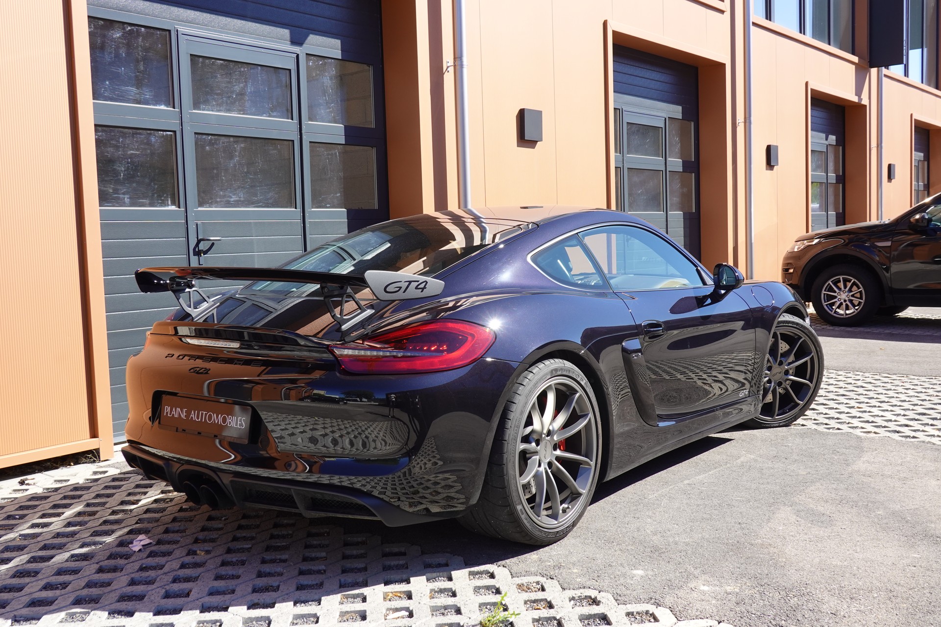 PORSCHE Cayman GT4 - "CH Auto * Porsche Approved 05.28 * Pack Clubsport * Pack Sport Chrono * Sièges 918 * Alcantara * Phares LED"-image-6