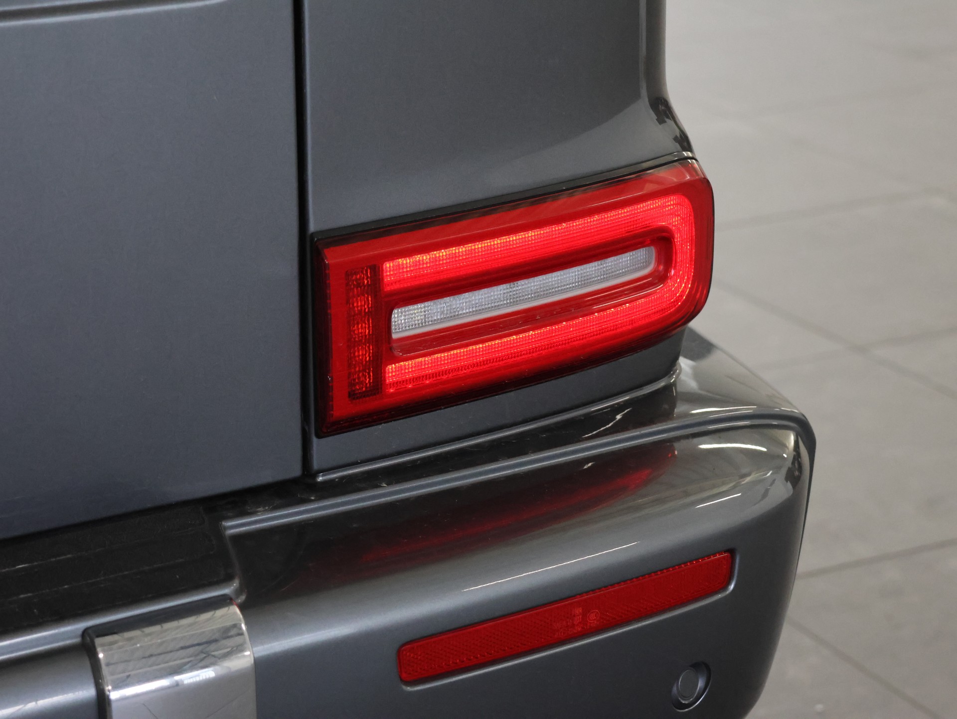 MERCEDES-BENZ G 500 AMG Line 9G-Tronic-image-11