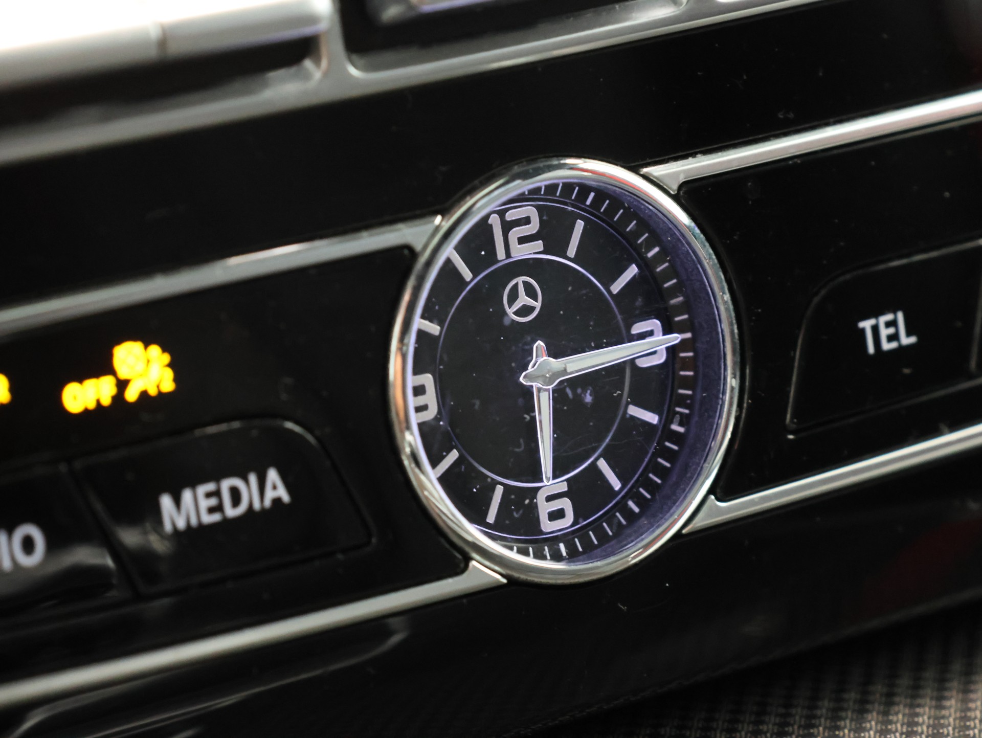 MERCEDES-BENZ G 500 AMG Line 9G-Tronic-image-26