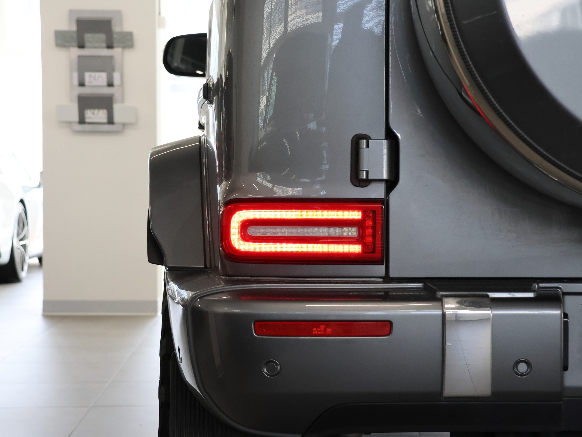 MERCEDES-BENZ G 500 AMG Line 9G-Tronic-image-10