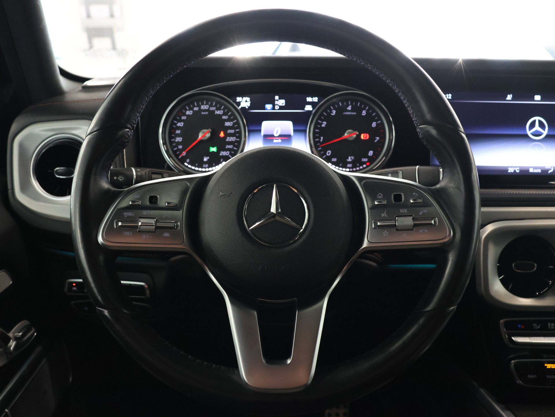 MERCEDES-BENZ G 500 AMG Line 9G-Tronic-image-18