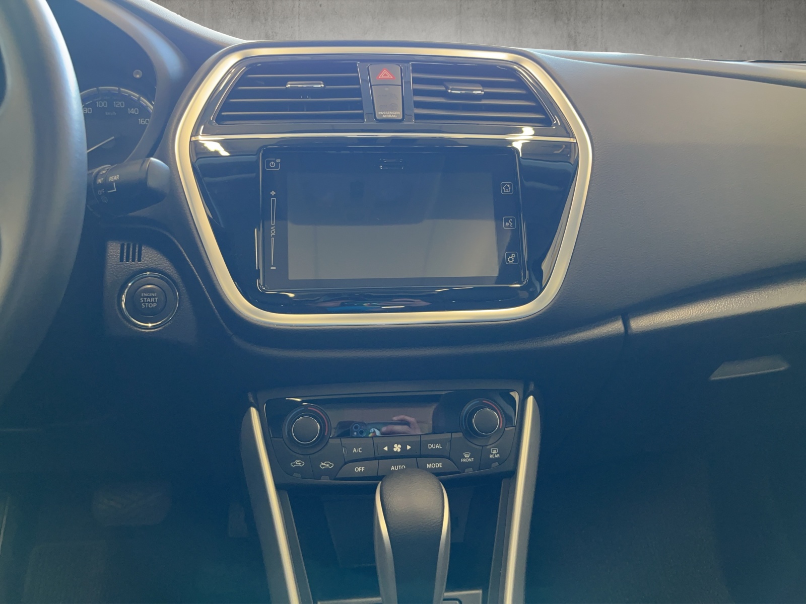 SUZUKI SX4 S-Cross 1.4 T Compact Top Hybrid 4x4-image-10