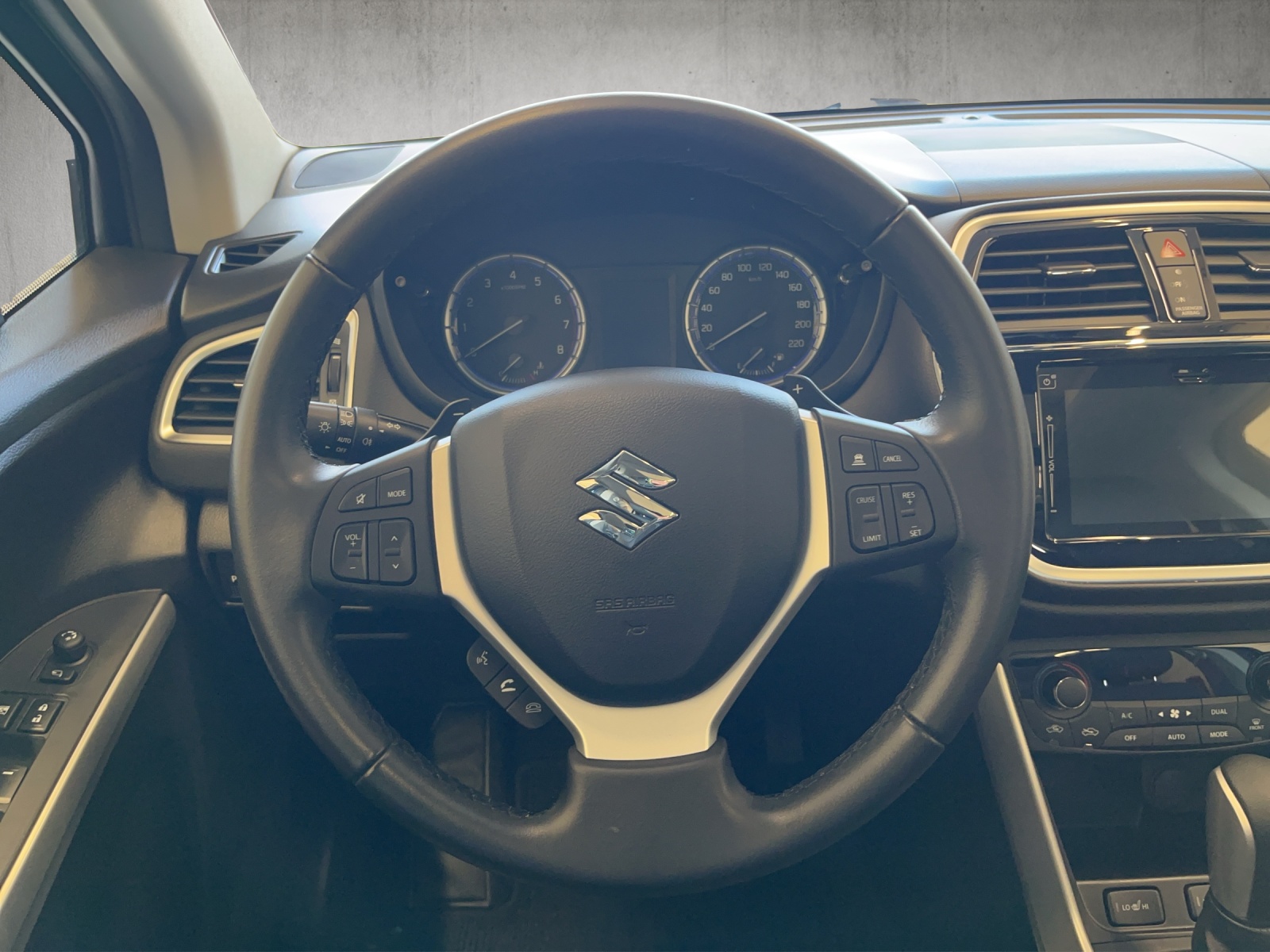 SUZUKI SX4 S-Cross 1.4 T Compact Top Hybrid 4x4-image-11