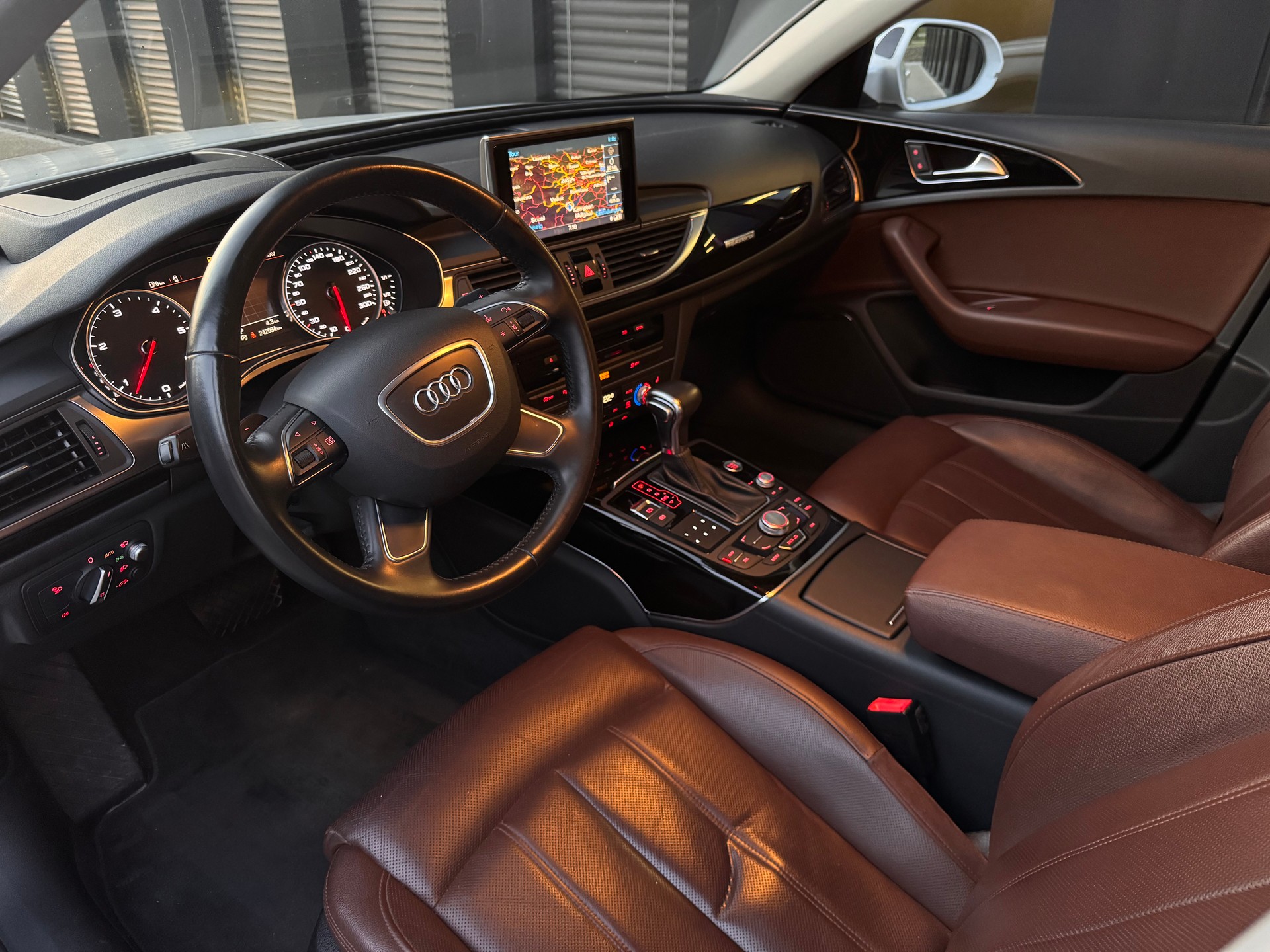 AUDI A6 Avant 3.0 BiTDI V6 quattro tiptronic-image-12