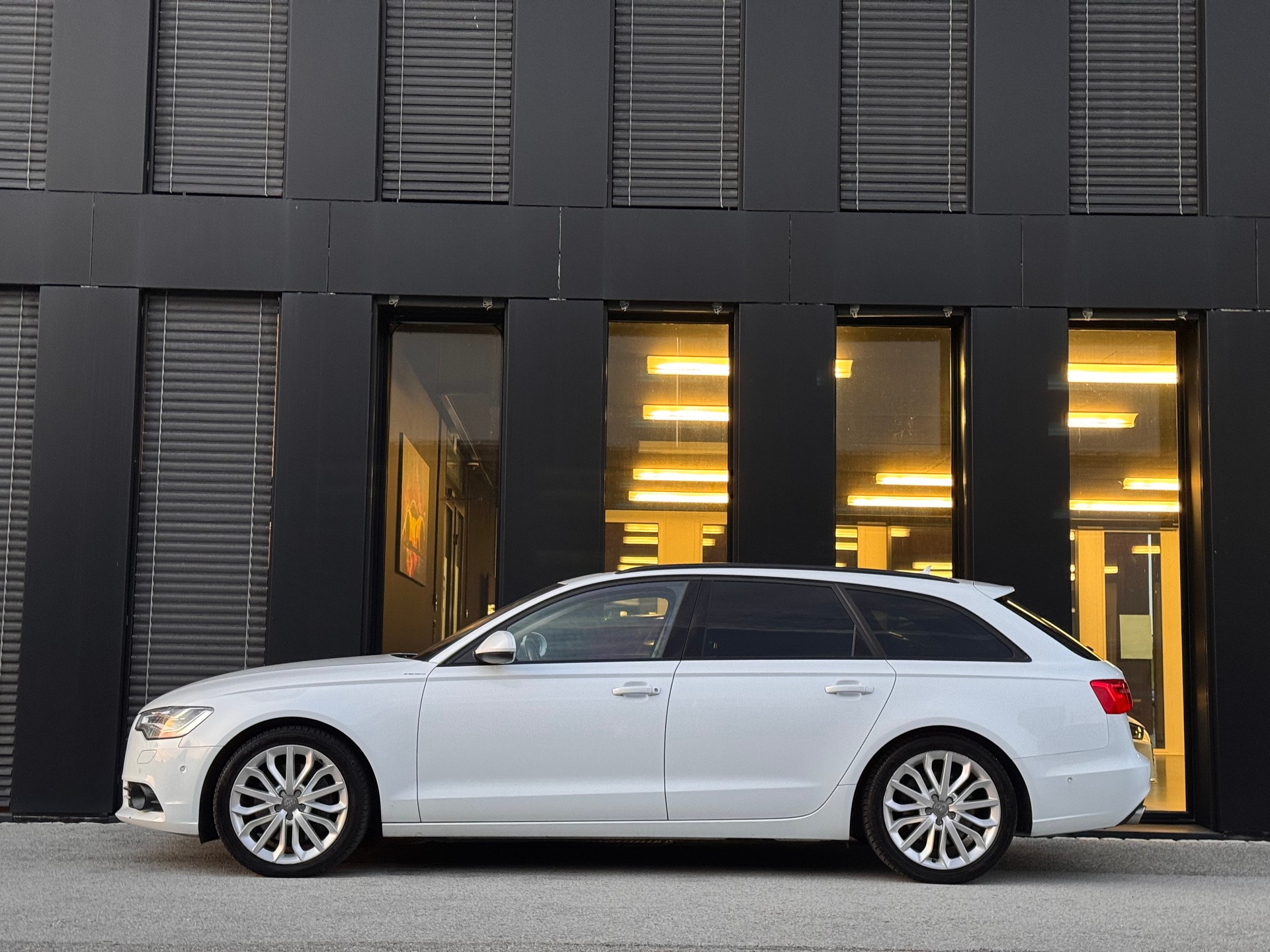 AUDI A6 Avant 3.0 BiTDI V6 quattro tiptronic-image-3